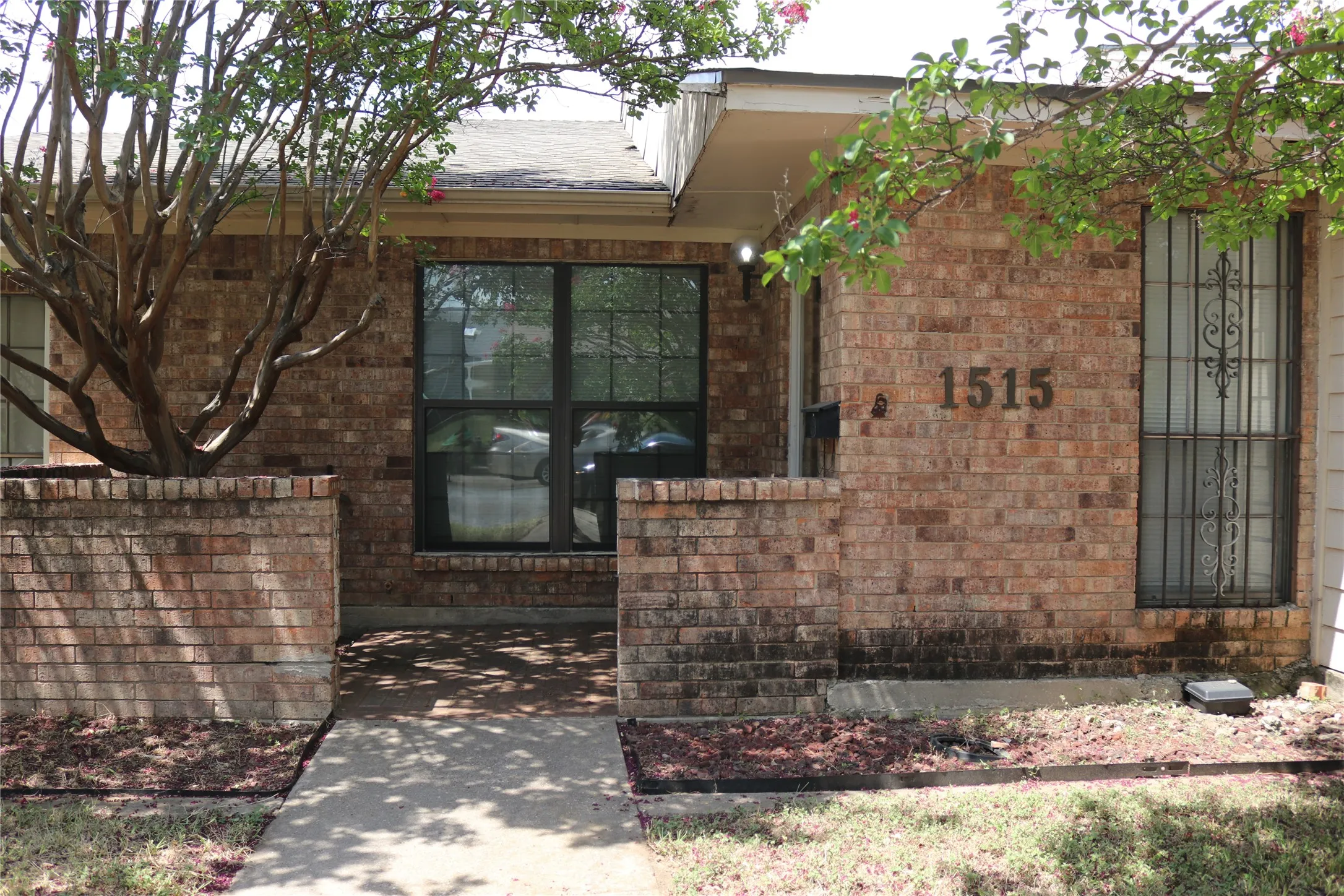 Single Family Residence For Sale in Dallas County , 1515 Cherrycrest Street, Dallas, Texas 75228, 2 Bedroom, 2 Bathroom, 2 Garage spaces, 1,220 Sqft, built in 1979, mls#21339130, Real Estate Agent in Dallas, Homes For Sale in Dallas county, Homes For Sale in Dallas, Realtor in Dallas Texas, Real Estate Brokerage Independent Realty Texas, Luminita Cordes Realtor