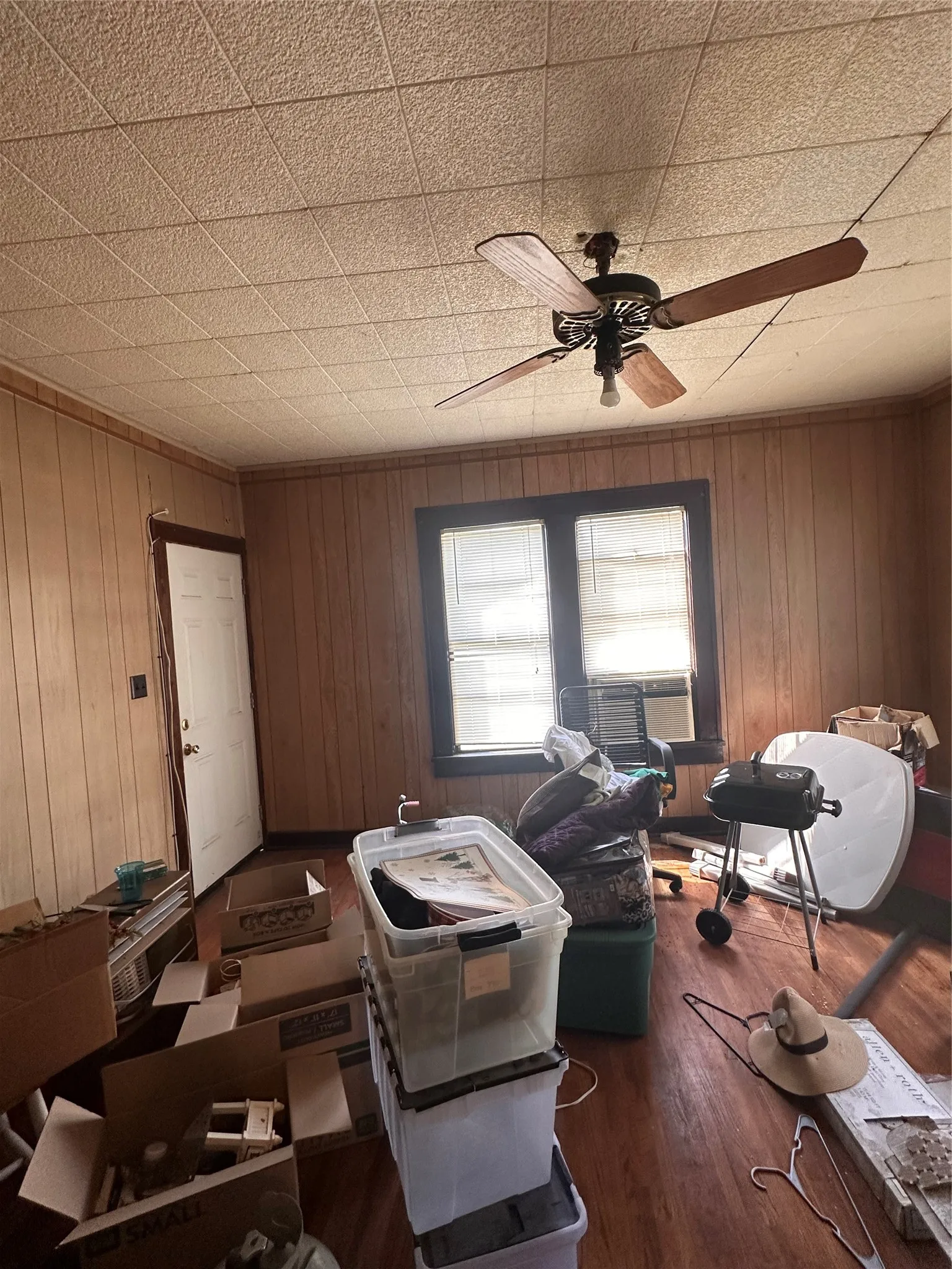 Single Family Residence For Sale in Limestone County , 136 N Kollman Road, Mexia, Texas 76667, 3 Bedroom, 1 Bathroom, Garage spaces, 1,184 Sqft, built in 1959, mls#21339114, Real Estate Agent in Mexia, Homes For Sale in Limestone county, Homes For Sale in Mexia, Realtor in Mexia Texas, Real Estate Brokerage Independent Realty Texas, Luminita Cordes Realtor