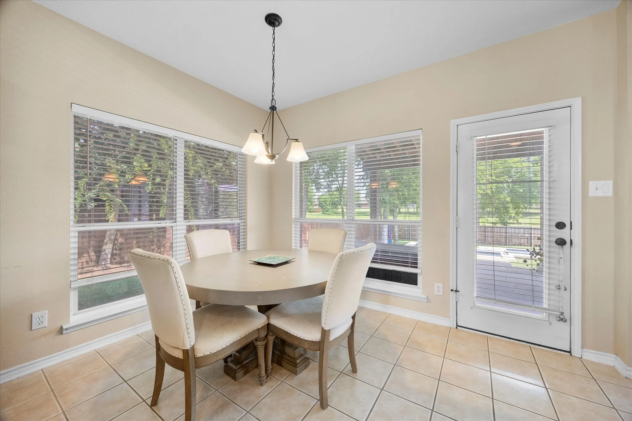 Single Family Residence For Sale in Collin County , 1709 Rushing Way, Wylie, Texas 75098, 3 Bedroom, 3 Bathroom, 2 Garage spaces, 2,137 Sqft, built in 2003, mls#21339142, Real Estate Agent in Wylie, Homes For Sale in Collin county, Homes For Sale in Wylie, Realtor in Wylie Texas, Real Estate Brokerage Independent Realty Texas, Luminita Cordes Realtor