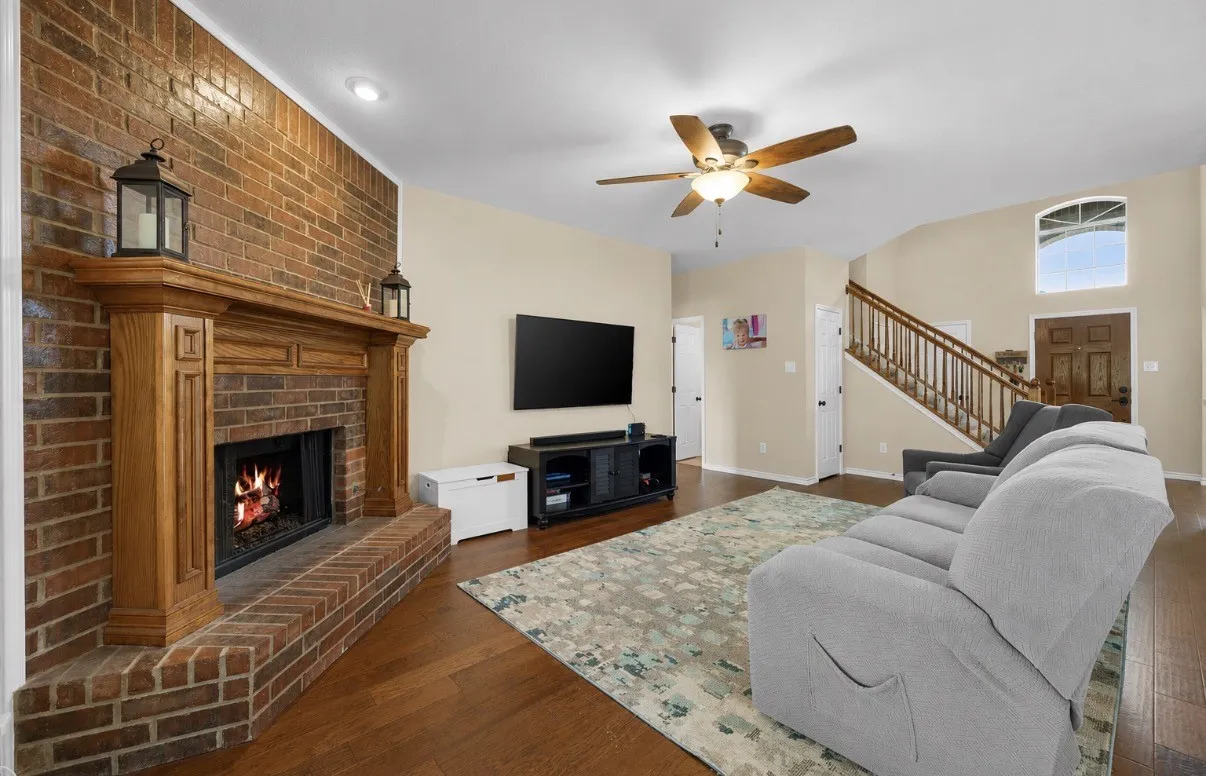 Single Family Residence For Sale in Collin County , 1709 Rushing Way, Wylie, Texas 75098, 3 Bedroom, 3 Bathroom, 2 Garage spaces, 2,137 Sqft, built in 2003, mls#21339142, Real Estate Agent in Wylie, Homes For Sale in Collin county, Homes For Sale in Wylie, Realtor in Wylie Texas, Real Estate Brokerage Independent Realty Texas, Luminita Cordes Realtor