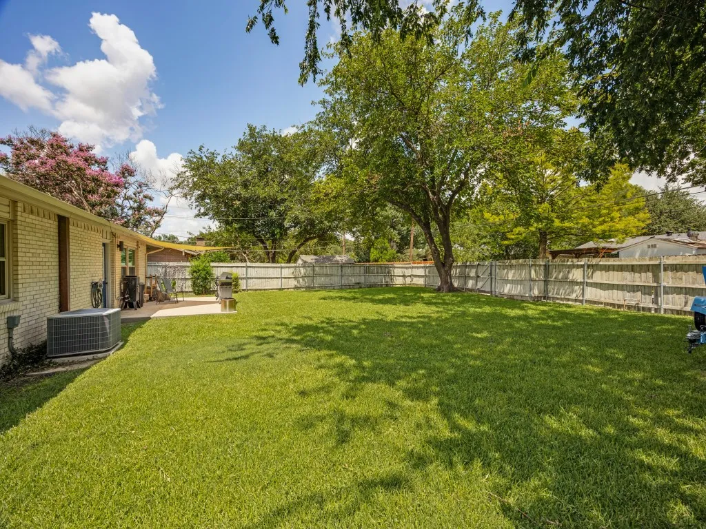 Single Family Residence For Sale in Dallas County , 922 Forreston Drive, Richardson, Texas 75080, 3 Bedroom, 2 Bathroom, 2 Garage spaces, 1,322 Sqft, built in 1963, mls#21336863, Real Estate Agent in Richardson, Homes For Sale in Dallas county, Homes For Sale in Richardson, Realtor in Richardson Texas, Real Estate Brokerage Independent Realty Texas, Luminita Cordes Realtor