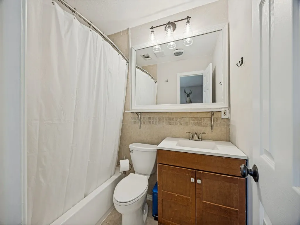 Single Family Residence For Sale in Dallas County , 922 Forreston Drive, Richardson, Texas 75080, 3 Bedroom, 2 Bathroom, 2 Garage spaces, 1,322 Sqft, built in 1963, mls#21336863, Real Estate Agent in Richardson, Homes For Sale in Dallas county, Homes For Sale in Richardson, Realtor in Richardson Texas, Real Estate Brokerage Independent Realty Texas, Luminita Cordes Realtor