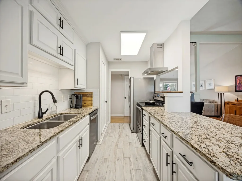Single Family Residence For Sale in Dallas County , 922 Forreston Drive, Richardson, Texas 75080, 3 Bedroom, 2 Bathroom, 2 Garage spaces, 1,322 Sqft, built in 1963, mls#21336863, Real Estate Agent in Richardson, Homes For Sale in Dallas county, Homes For Sale in Richardson, Realtor in Richardson Texas, Real Estate Brokerage Independent Realty Texas, Luminita Cordes Realtor