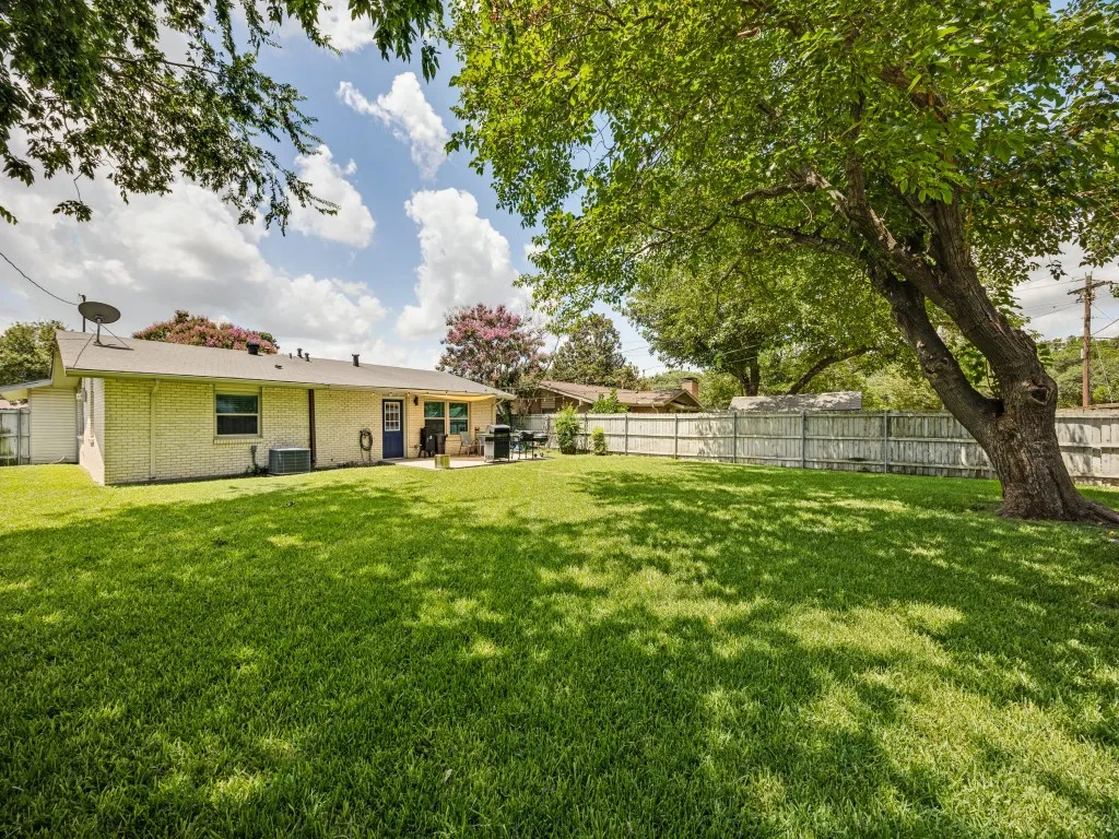 Single Family Residence For Sale in Dallas County , 922 Forreston Drive, Richardson, Texas 75080, 3 Bedroom, 2 Bathroom, 2 Garage spaces, 1,322 Sqft, built in 1963, mls#21336863, Real Estate Agent in Richardson, Homes For Sale in Dallas county, Homes For Sale in Richardson, Realtor in Richardson Texas, Real Estate Brokerage Independent Realty Texas, Luminita Cordes Realtor