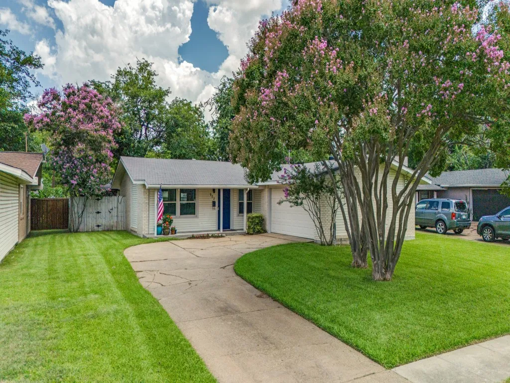 Single Family Residence For Sale in Dallas County , 922 Forreston Drive, Richardson, Texas 75080, 3 Bedroom, 2 Bathroom, 2 Garage spaces, 1,322 Sqft, built in 1963, mls#21336863, Real Estate Agent in Richardson, Homes For Sale in Dallas county, Homes For Sale in Richardson, Realtor in Richardson Texas, Real Estate Brokerage Independent Realty Texas, Luminita Cordes Realtor