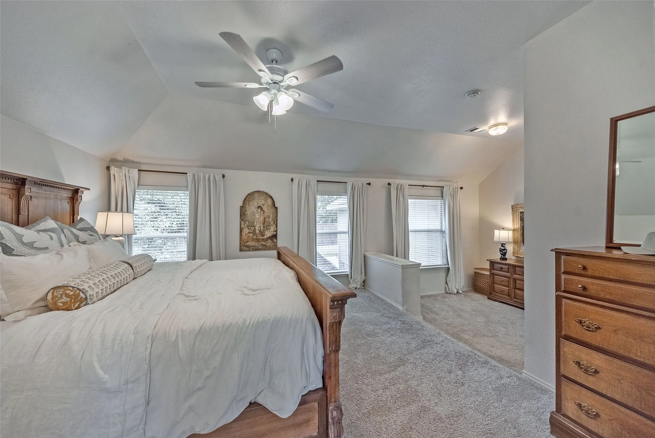 Single Family Residence For Sale in Denton County , 3922 Rolling Oaks Drive, Carrollton, Texas 75007, 4 Bedroom, 3 Bathroom, 2 Garage spaces, 2,498 Sqft, built in 1998, mls#21339095, Real Estate Agent in Carrollton, Homes For Sale in Denton county, Homes For Sale in Carrollton, Realtor in Carrollton Texas, Real Estate Brokerage Independent Realty Texas, Luminita Cordes Realtor