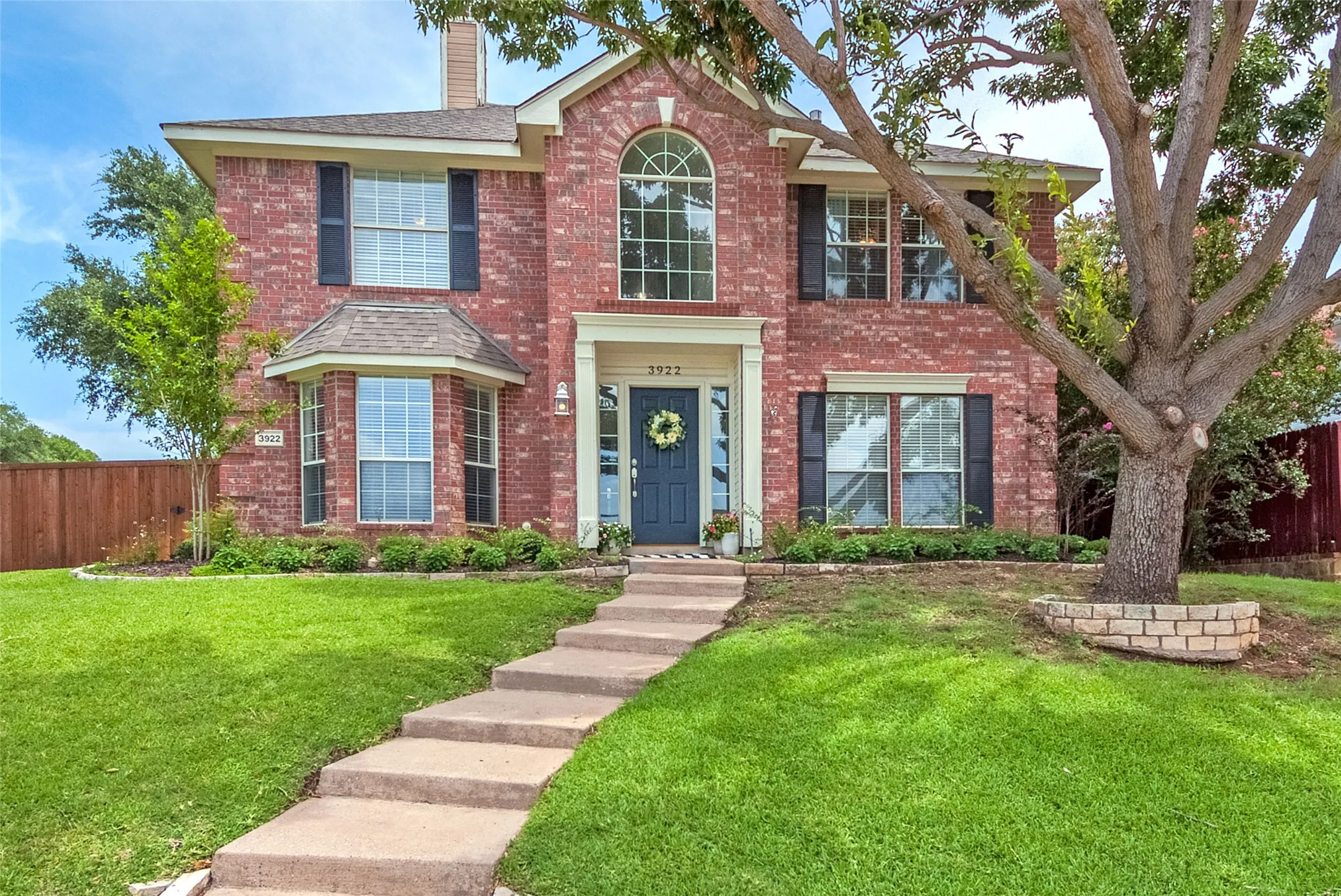 Single Family Residence For Sale in Denton County , 3922 Rolling Oaks Drive, Carrollton, Texas 75007, 4 Bedroom, 3 Bathroom, 2 Garage spaces, 2,498 Sqft, built in 1998, mls#21339095, Real Estate Agent in Carrollton, Homes For Sale in Denton county, Homes For Sale in Carrollton, Realtor in Carrollton Texas, Real Estate Brokerage Independent Realty Texas, Luminita Cordes Realtor