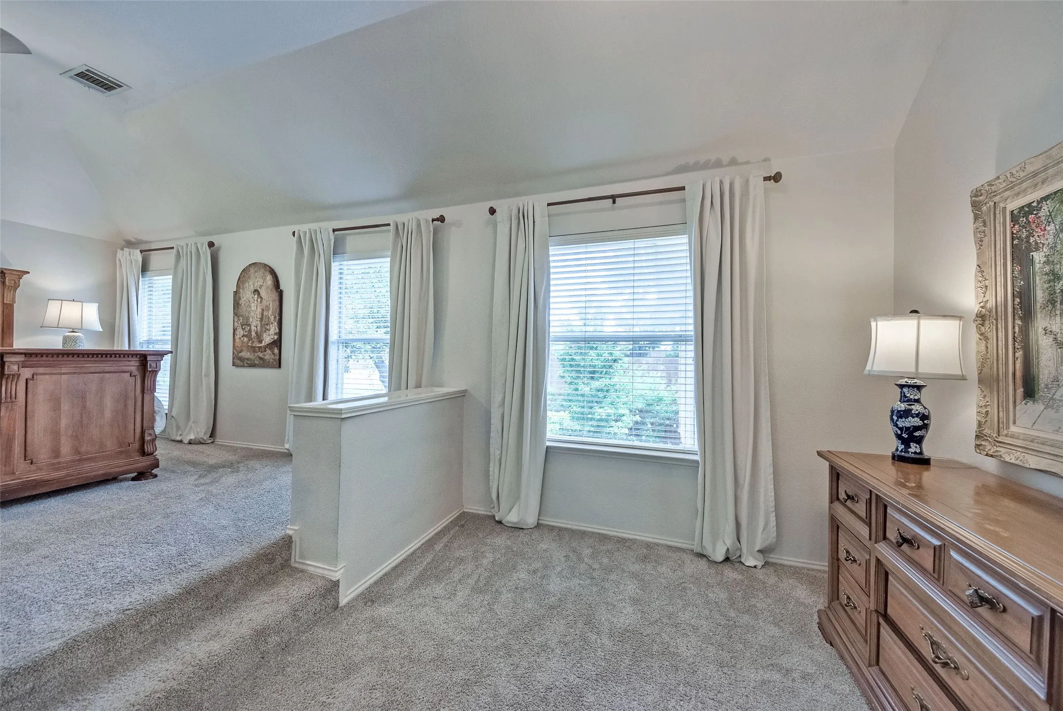 Single Family Residence For Sale in Denton County , 3922 Rolling Oaks Drive, Carrollton, Texas 75007, 4 Bedroom, 3 Bathroom, 2 Garage spaces, 2,498 Sqft, built in 1998, mls#21339095, Real Estate Agent in Carrollton, Homes For Sale in Denton county, Homes For Sale in Carrollton, Realtor in Carrollton Texas, Real Estate Brokerage Independent Realty Texas, Luminita Cordes Realtor
