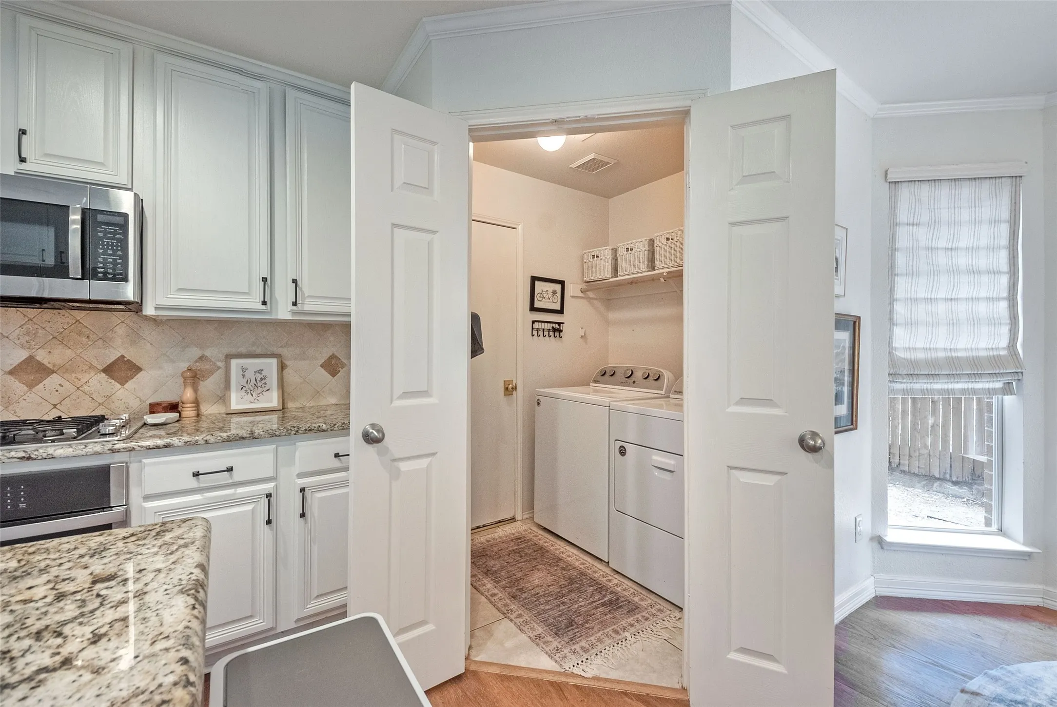 Single Family Residence For Sale in Denton County , 3922 Rolling Oaks Drive, Carrollton, Texas 75007, 4 Bedroom, 3 Bathroom, 2 Garage spaces, 2,498 Sqft, built in 1998, mls#21339095, Real Estate Agent in Carrollton, Homes For Sale in Denton county, Homes For Sale in Carrollton, Realtor in Carrollton Texas, Real Estate Brokerage Independent Realty Texas, Luminita Cordes Realtor