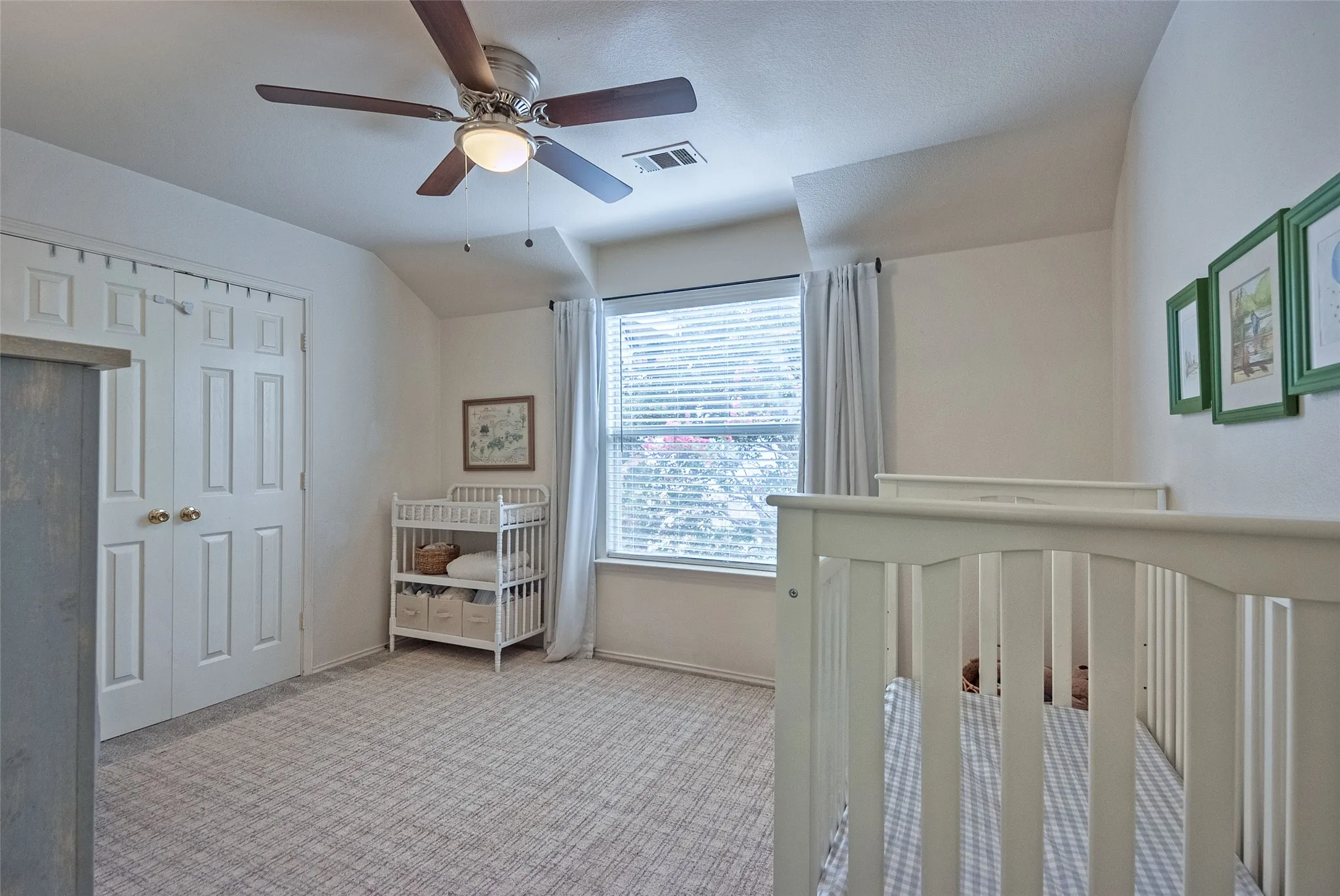 Single Family Residence For Sale in Denton County , 3922 Rolling Oaks Drive, Carrollton, Texas 75007, 4 Bedroom, 3 Bathroom, 2 Garage spaces, 2,498 Sqft, built in 1998, mls#21339095, Real Estate Agent in Carrollton, Homes For Sale in Denton county, Homes For Sale in Carrollton, Realtor in Carrollton Texas, Real Estate Brokerage Independent Realty Texas, Luminita Cordes Realtor