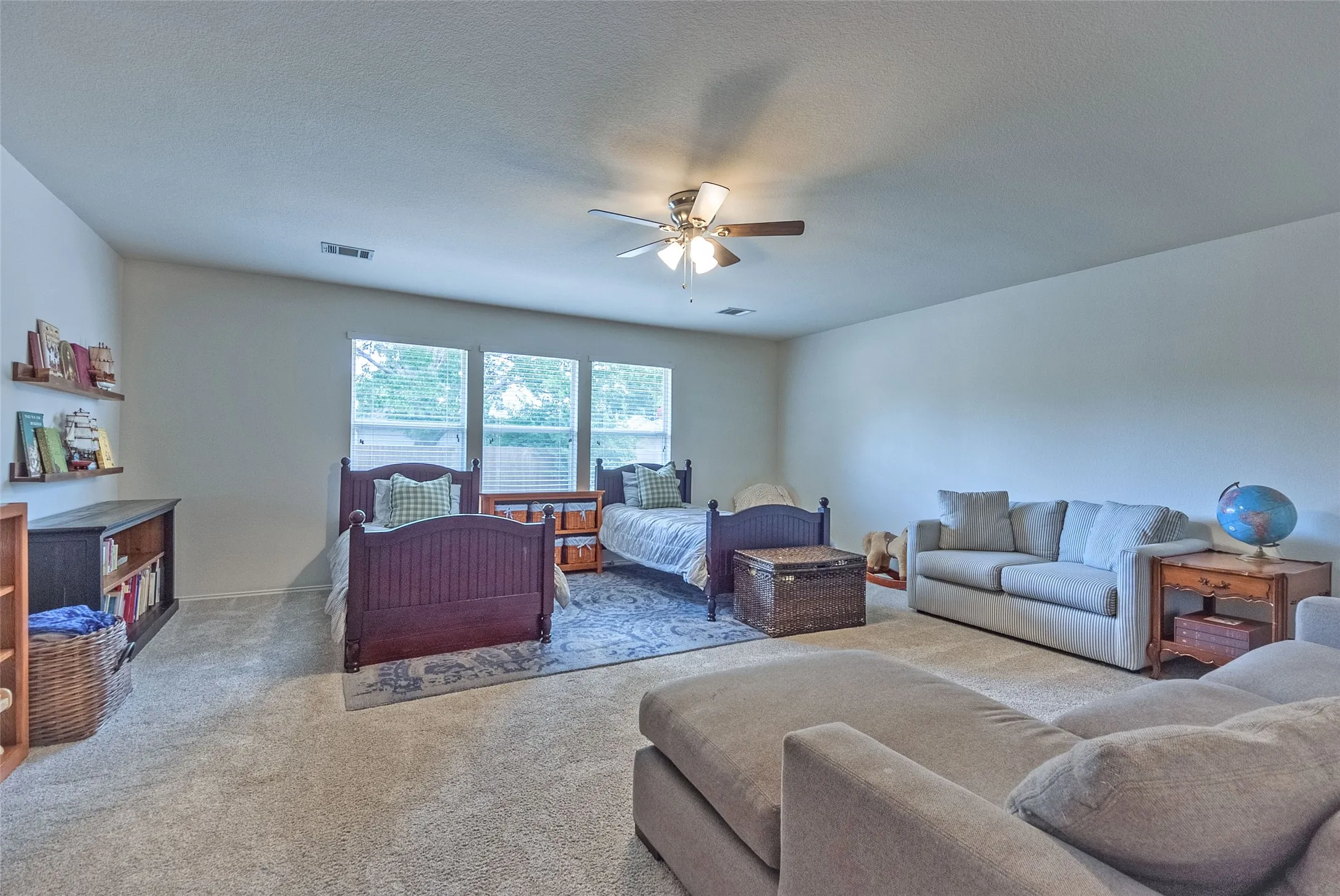 Single Family Residence For Sale in Denton County , 3922 Rolling Oaks Drive, Carrollton, Texas 75007, 4 Bedroom, 3 Bathroom, 2 Garage spaces, 2,498 Sqft, built in 1998, mls#21339095, Real Estate Agent in Carrollton, Homes For Sale in Denton county, Homes For Sale in Carrollton, Realtor in Carrollton Texas, Real Estate Brokerage Independent Realty Texas, Luminita Cordes Realtor