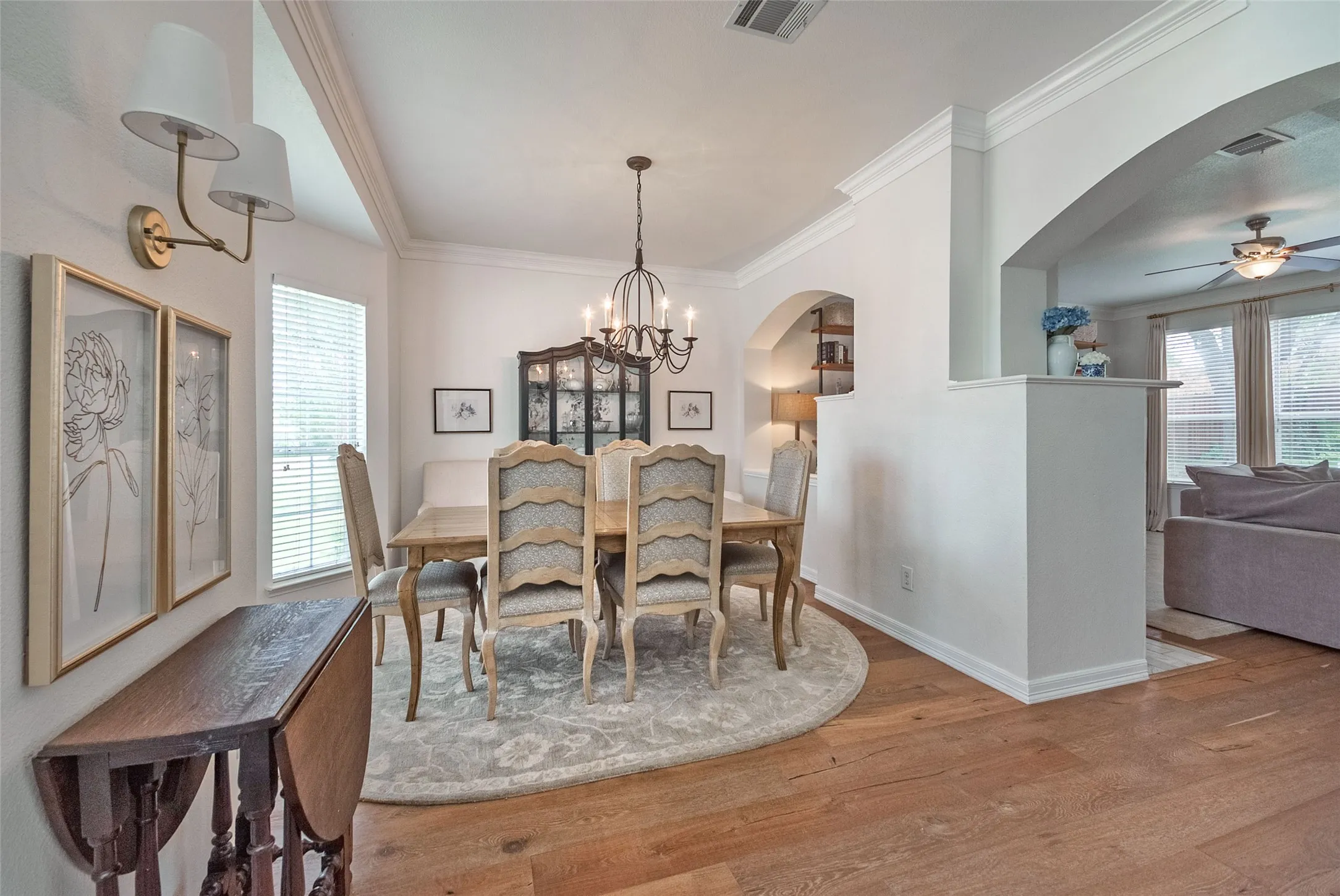 Single Family Residence For Sale in Denton County , 3922 Rolling Oaks Drive, Carrollton, Texas 75007, 4 Bedroom, 3 Bathroom, 2 Garage spaces, 2,498 Sqft, built in 1998, mls#21339095, Real Estate Agent in Carrollton, Homes For Sale in Denton county, Homes For Sale in Carrollton, Realtor in Carrollton Texas, Real Estate Brokerage Independent Realty Texas, Luminita Cordes Realtor