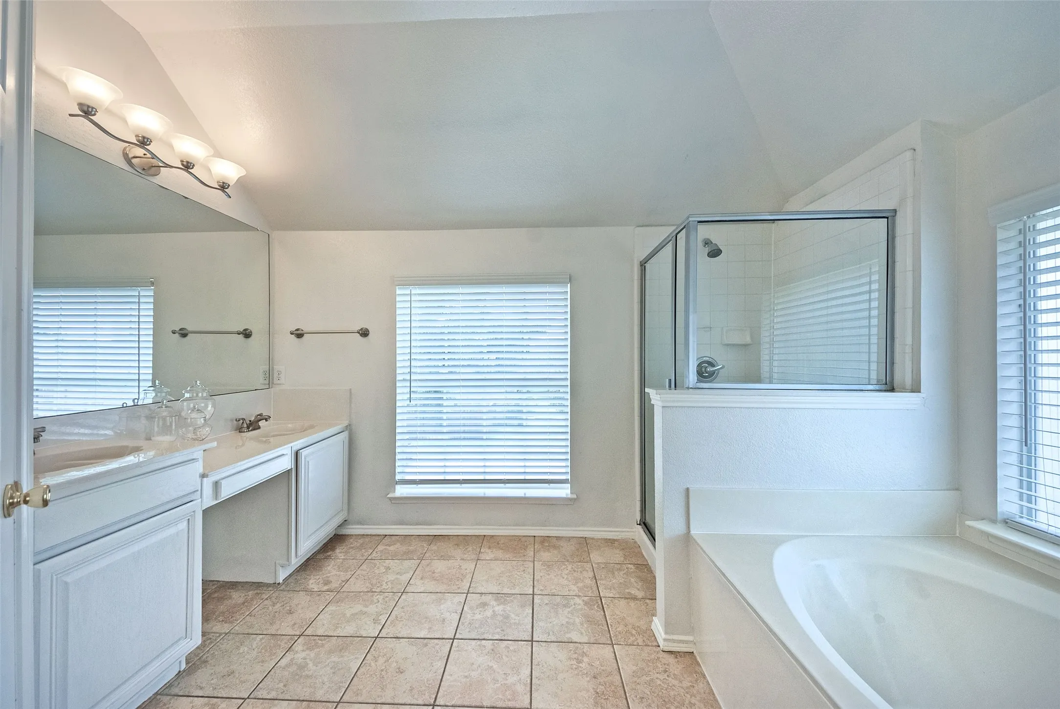 Single Family Residence For Sale in Denton County , 3922 Rolling Oaks Drive, Carrollton, Texas 75007, 4 Bedroom, 3 Bathroom, 2 Garage spaces, 2,498 Sqft, built in 1998, mls#21339095, Real Estate Agent in Carrollton, Homes For Sale in Denton county, Homes For Sale in Carrollton, Realtor in Carrollton Texas, Real Estate Brokerage Independent Realty Texas, Luminita Cordes Realtor