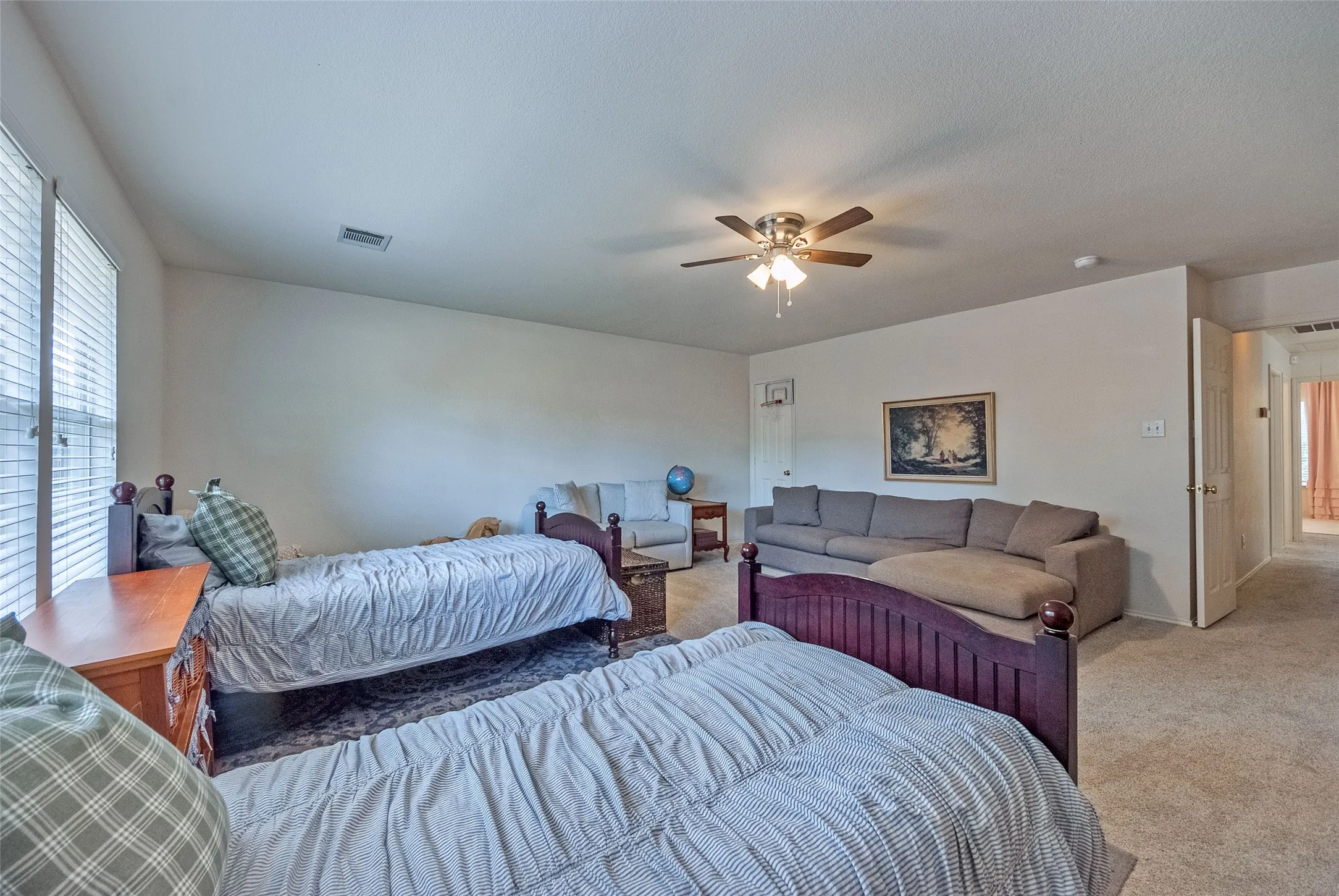 Single Family Residence For Sale in Denton County , 3922 Rolling Oaks Drive, Carrollton, Texas 75007, 4 Bedroom, 3 Bathroom, 2 Garage spaces, 2,498 Sqft, built in 1998, mls#21339095, Real Estate Agent in Carrollton, Homes For Sale in Denton county, Homes For Sale in Carrollton, Realtor in Carrollton Texas, Real Estate Brokerage Independent Realty Texas, Luminita Cordes Realtor