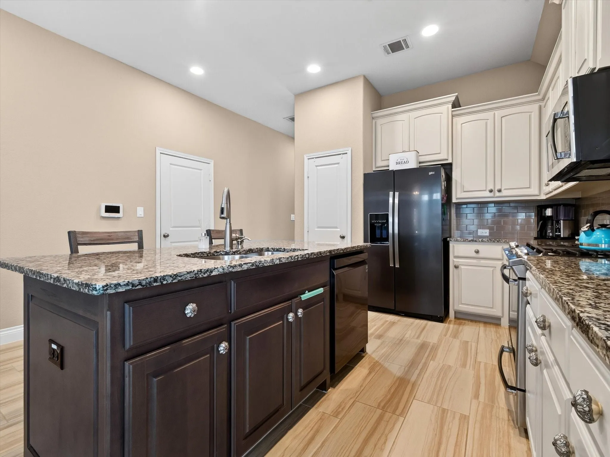Single Family Residence For Sale in Collin County , 1005 Hubbard Creek Trail, Mc Kinney, Texas 75071, 3 Bedroom, 2 Bathroom, 2 Garage spaces, 1,668 Sqft, built in 2018, mls#21339149, Real Estate Agent in Mc Kinney, Homes For Sale in Collin county, Homes For Sale in Mc Kinney, Realtor in Mc Kinney Texas, Real Estate Brokerage Independent Realty Texas, Luminita Cordes Realtor