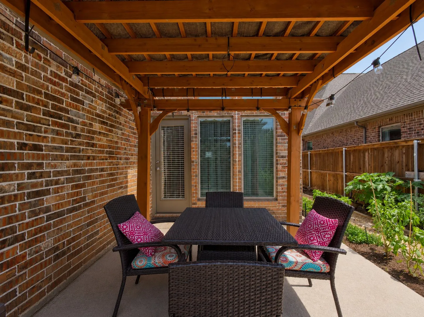 Single Family Residence For Sale in Collin County , 1005 Hubbard Creek Trail, Mc Kinney, Texas 75071, 3 Bedroom, 2 Bathroom, 2 Garage spaces, 1,668 Sqft, built in 2018, mls#21339149, Real Estate Agent in Mc Kinney, Homes For Sale in Collin county, Homes For Sale in Mc Kinney, Realtor in Mc Kinney Texas, Real Estate Brokerage Independent Realty Texas, Luminita Cordes Realtor