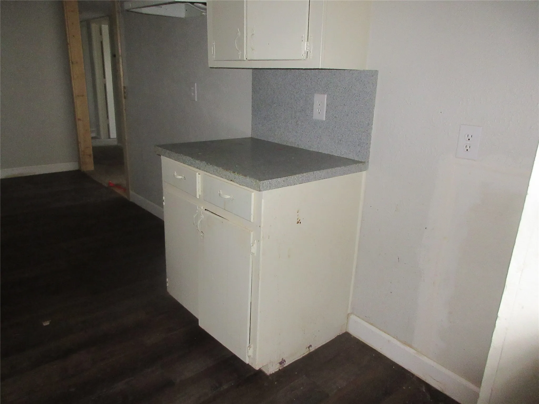 Single Family Residence For Sale in Tarrant County , 4904 Virgil Street, Fort Worth, Texas 76119, 3 Bedroom, 1 Bathroom, Garage spaces, 1,379 Sqft, built in 1960, mls#21339131, Real Estate Agent in Fort Worth, Homes For Sale in Tarrant county, Homes For Sale in Fort Worth, Realtor in Fort Worth Texas, Real Estate Brokerage Independent Realty Texas, Luminita Cordes Realtor