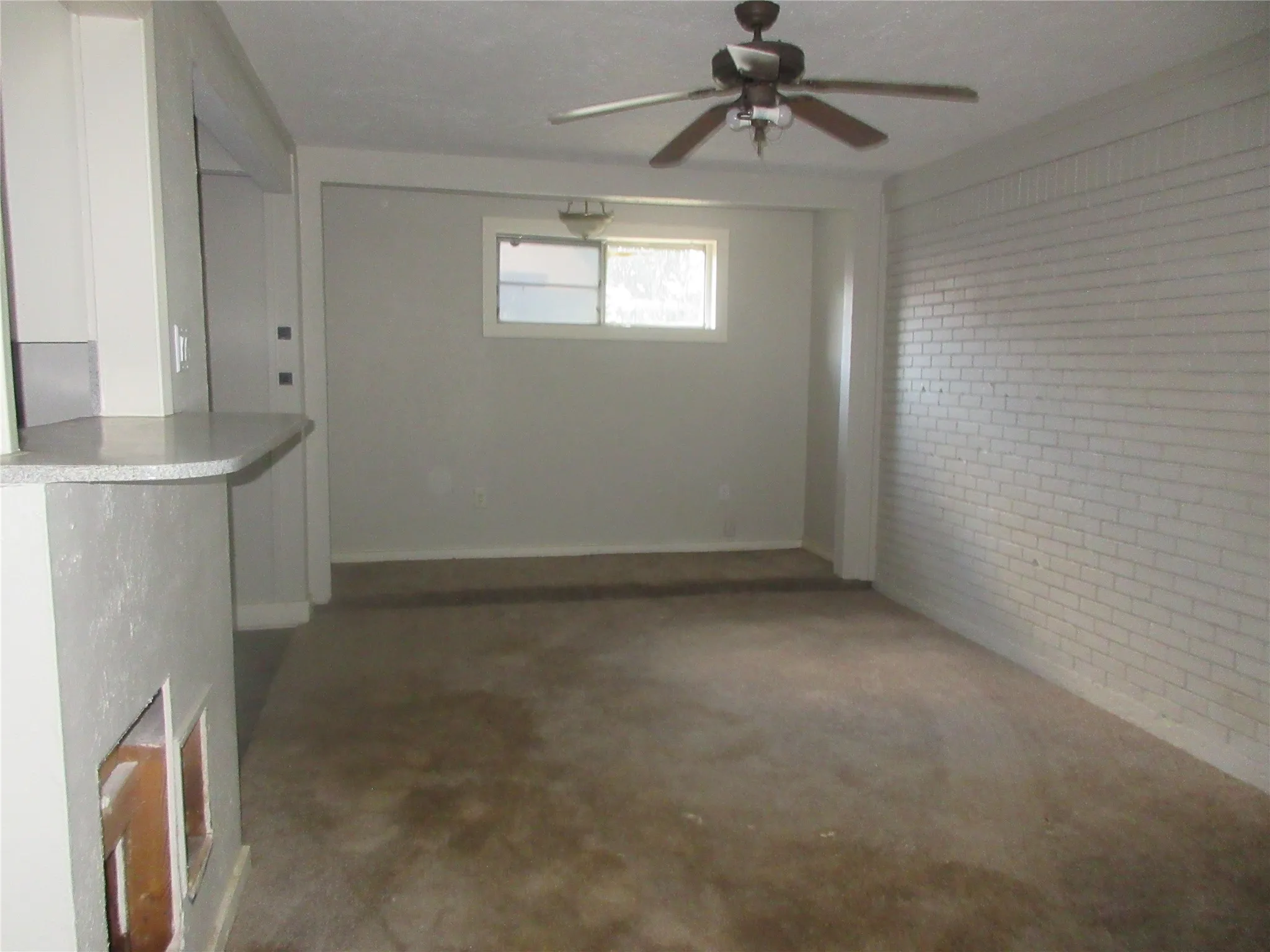 Single Family Residence For Sale in Tarrant County , 4904 Virgil Street, Fort Worth, Texas 76119, 3 Bedroom, 1 Bathroom, Garage spaces, 1,379 Sqft, built in 1960, mls#21339131, Real Estate Agent in Fort Worth, Homes For Sale in Tarrant county, Homes For Sale in Fort Worth, Realtor in Fort Worth Texas, Real Estate Brokerage Independent Realty Texas, Luminita Cordes Realtor