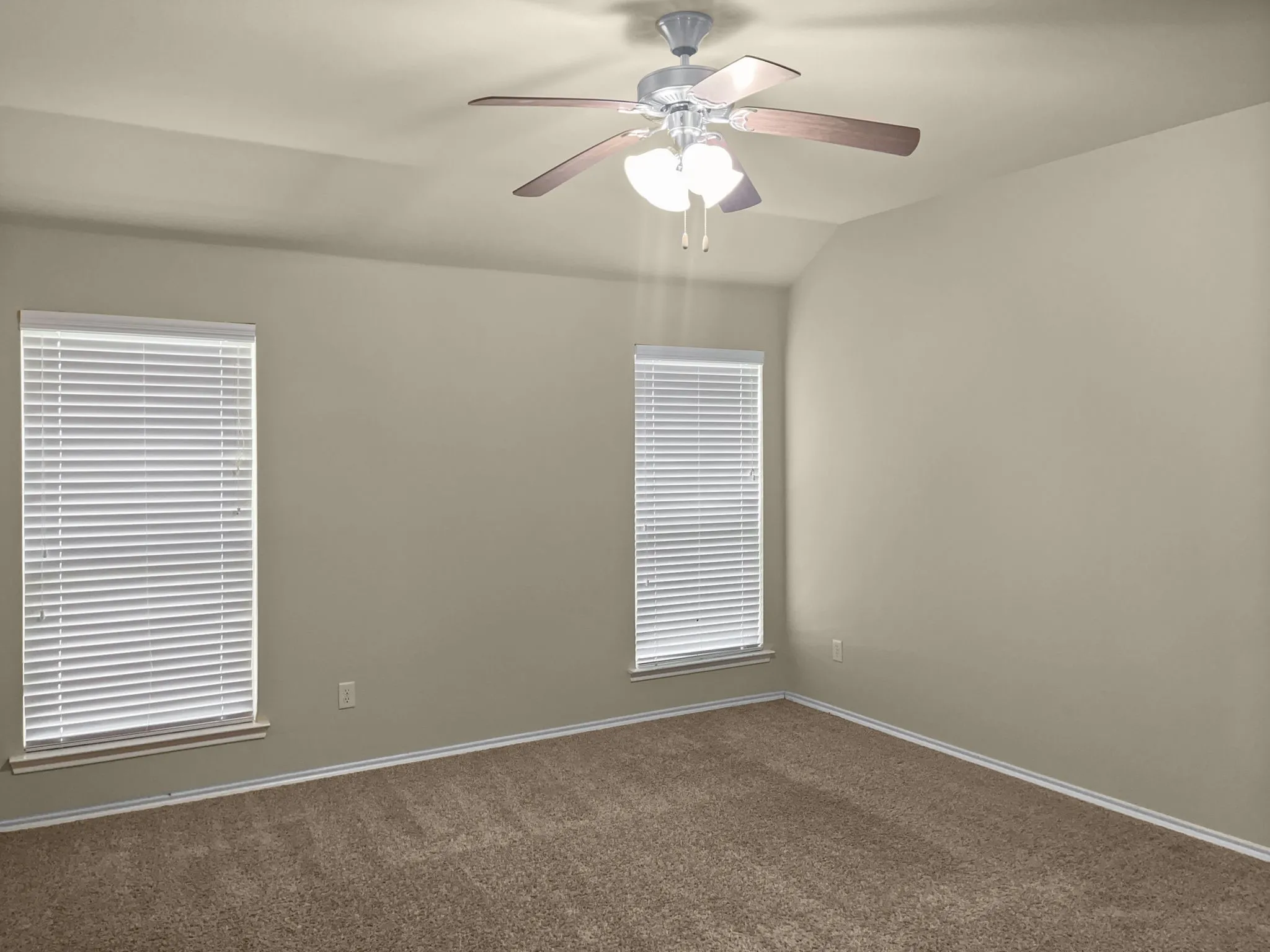 Single Family Residence For Rent in Collin County , 10209 Pear Valley Road, Mc Kinney, Texas 75072, 3 Bedroom, 3 Bathroom, 2 Garage spaces, 2,014 Sqft, built in 2015, mls#21334773, Real Estate Agent in Mc Kinney, Homes For Rent in Collin county, Homes For Rent in Mc Kinney, Realtor in Mc Kinney Texas, Real Estate Brokerage Independent Realty Texas, Luminita Cordes Realtor