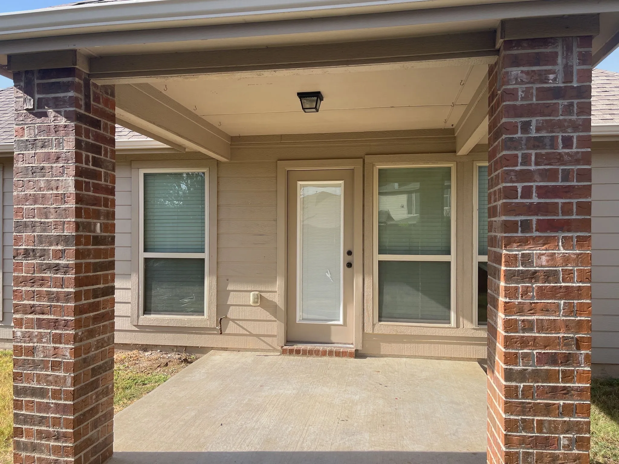 Single Family Residence For Rent in Collin County , 10209 Pear Valley Road, Mc Kinney, Texas 75072, 3 Bedroom, 3 Bathroom, 2 Garage spaces, 2,014 Sqft, built in 2015, mls#21334773, Real Estate Agent in Mc Kinney, Homes For Rent in Collin county, Homes For Rent in Mc Kinney, Realtor in Mc Kinney Texas, Real Estate Brokerage Independent Realty Texas, Luminita Cordes Realtor
