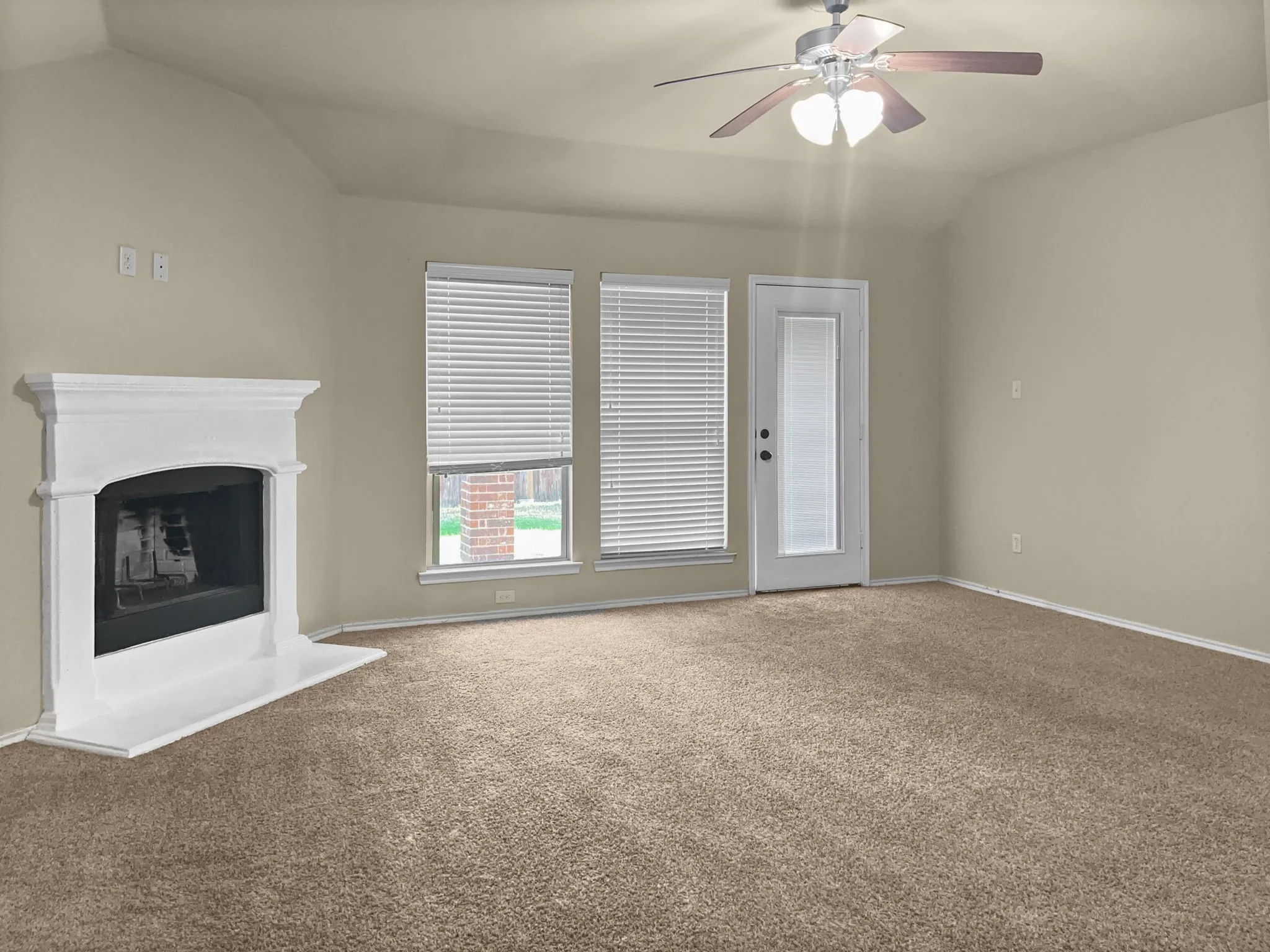 Single Family Residence For Rent in Collin County , 10209 Pear Valley Road, Mc Kinney, Texas 75072, 3 Bedroom, 3 Bathroom, 2 Garage spaces, 2,014 Sqft, built in 2015, mls#21334773, Real Estate Agent in Mc Kinney, Homes For Rent in Collin county, Homes For Rent in Mc Kinney, Realtor in Mc Kinney Texas, Real Estate Brokerage Independent Realty Texas, Luminita Cordes Realtor