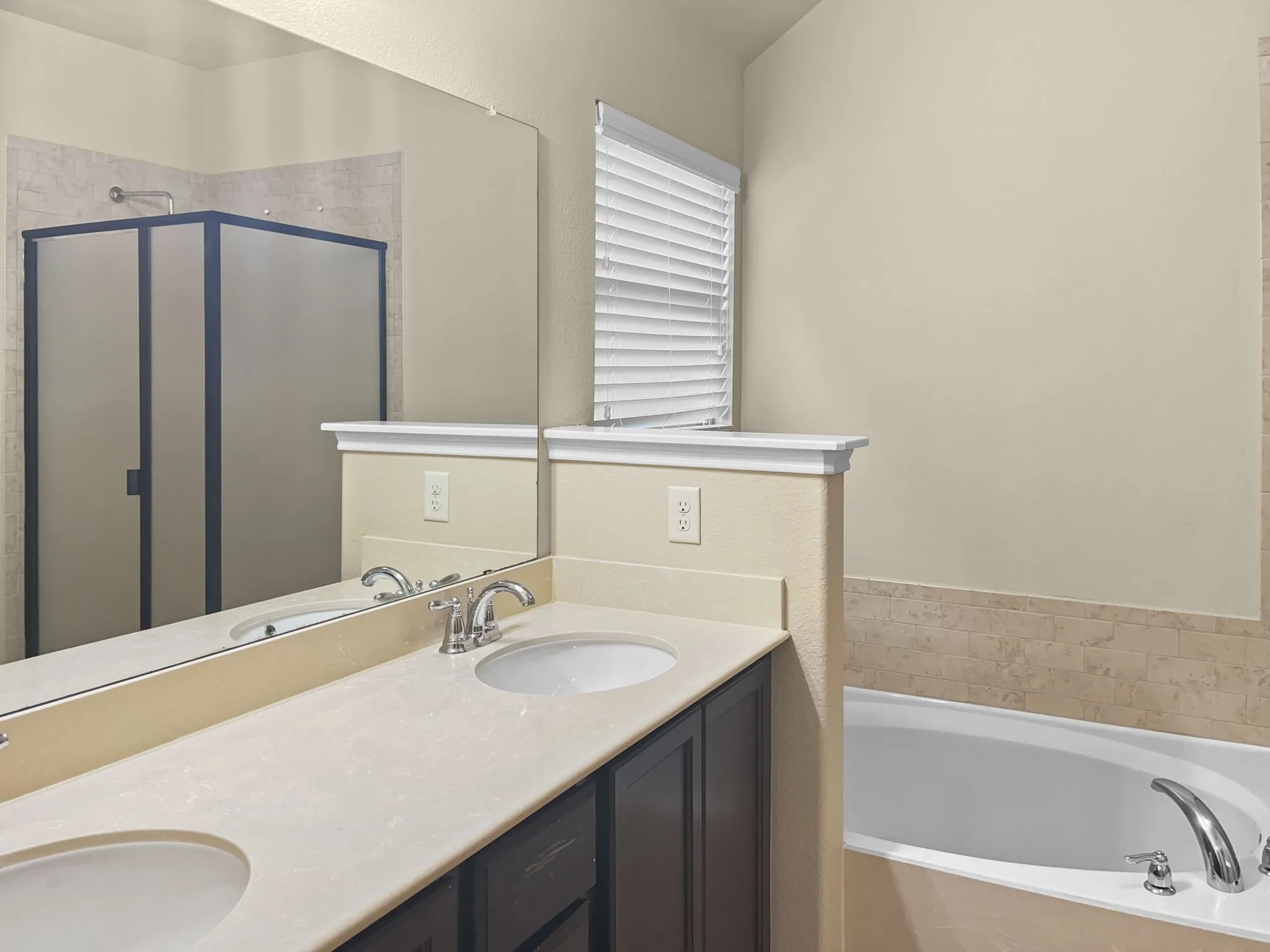Single Family Residence For Rent in Collin County , 10209 Pear Valley Road, Mc Kinney, Texas 75072, 3 Bedroom, 3 Bathroom, 2 Garage spaces, 2,014 Sqft, built in 2015, mls#21334773, Real Estate Agent in Mc Kinney, Homes For Rent in Collin county, Homes For Rent in Mc Kinney, Realtor in Mc Kinney Texas, Real Estate Brokerage Independent Realty Texas, Luminita Cordes Realtor