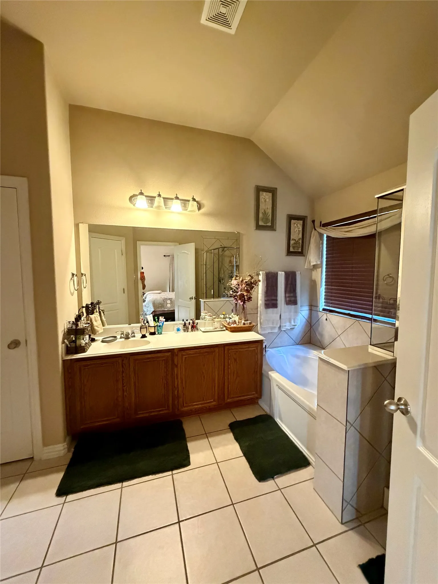 Single Family Residence For Sale in Tarrant County , 6333 Chalk Hollow Drive, Fort Worth, Texas 76179, 4 Bedroom, 2 Bathroom, 2 Garage spaces, 2,009 Sqft, built in 2010, mls#21336835, Real Estate Agent in Fort Worth, Homes For Sale in Tarrant county, Homes For Sale in Fort Worth, Realtor in Fort Worth Texas, Real Estate Brokerage Independent Realty Texas, Luminita Cordes Realtor