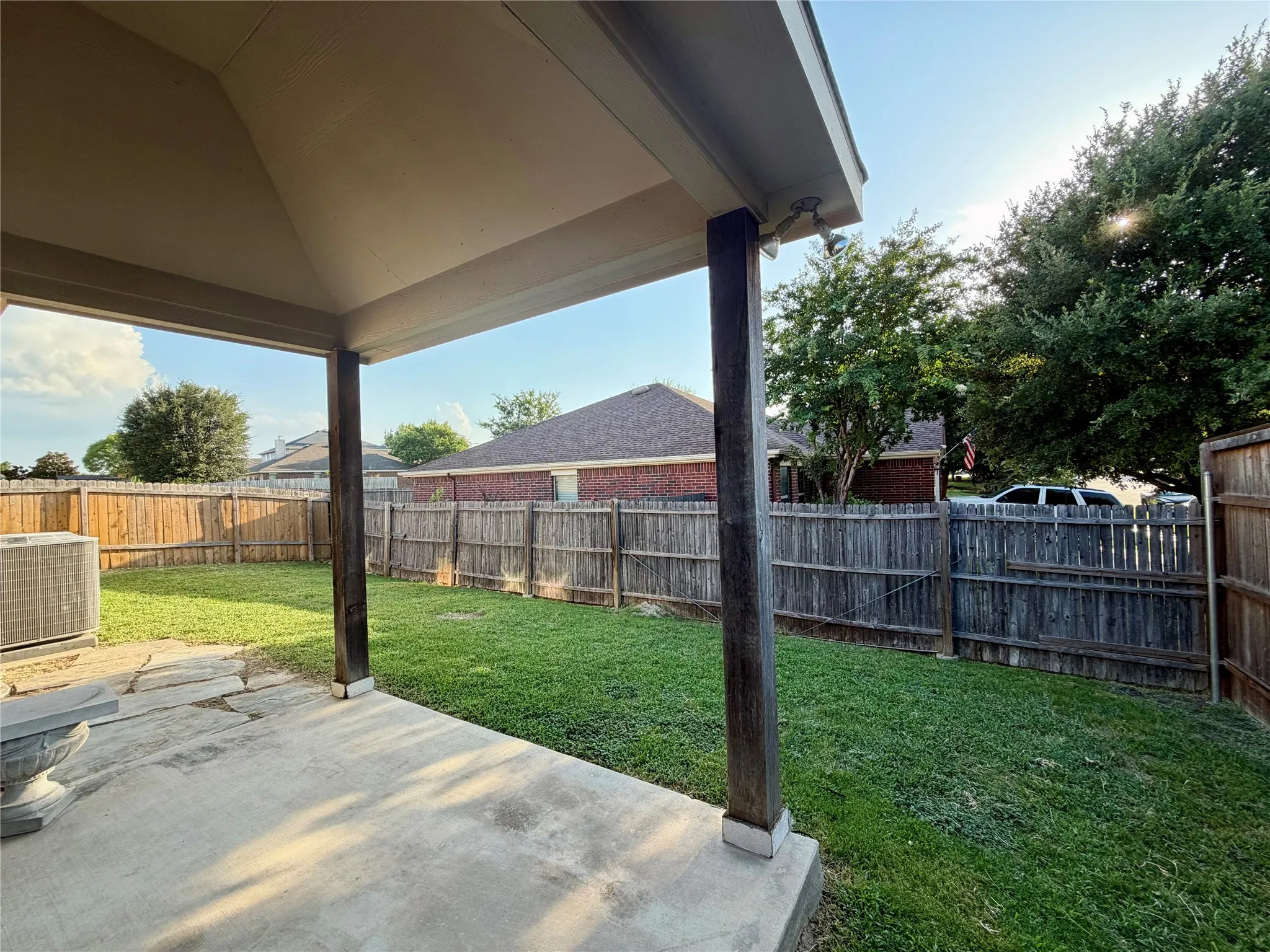 Single Family Residence For Sale in Tarrant County , 6333 Chalk Hollow Drive, Fort Worth, Texas 76179, 4 Bedroom, 2 Bathroom, 2 Garage spaces, 2,009 Sqft, built in 2010, mls#21336835, Real Estate Agent in Fort Worth, Homes For Sale in Tarrant county, Homes For Sale in Fort Worth, Realtor in Fort Worth Texas, Real Estate Brokerage Independent Realty Texas, Luminita Cordes Realtor