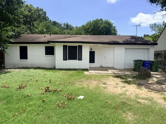 Single Family Residence For Sale in Dallas County , 14206 Cimarron Drive, Balch Springs, Texas 75180, 3 Bedroom, 1 Bathroom, 2 Garage spaces, 966 Sqft, built in 1966, mls#21339180, Real Estate Agent in Balch Springs, Homes For Sale in Dallas county, Homes For Sale in Balch Springs, Realtor in Balch Springs Texas, Real Estate Brokerage Independent Realty Texas, Luminita Cordes Realtor