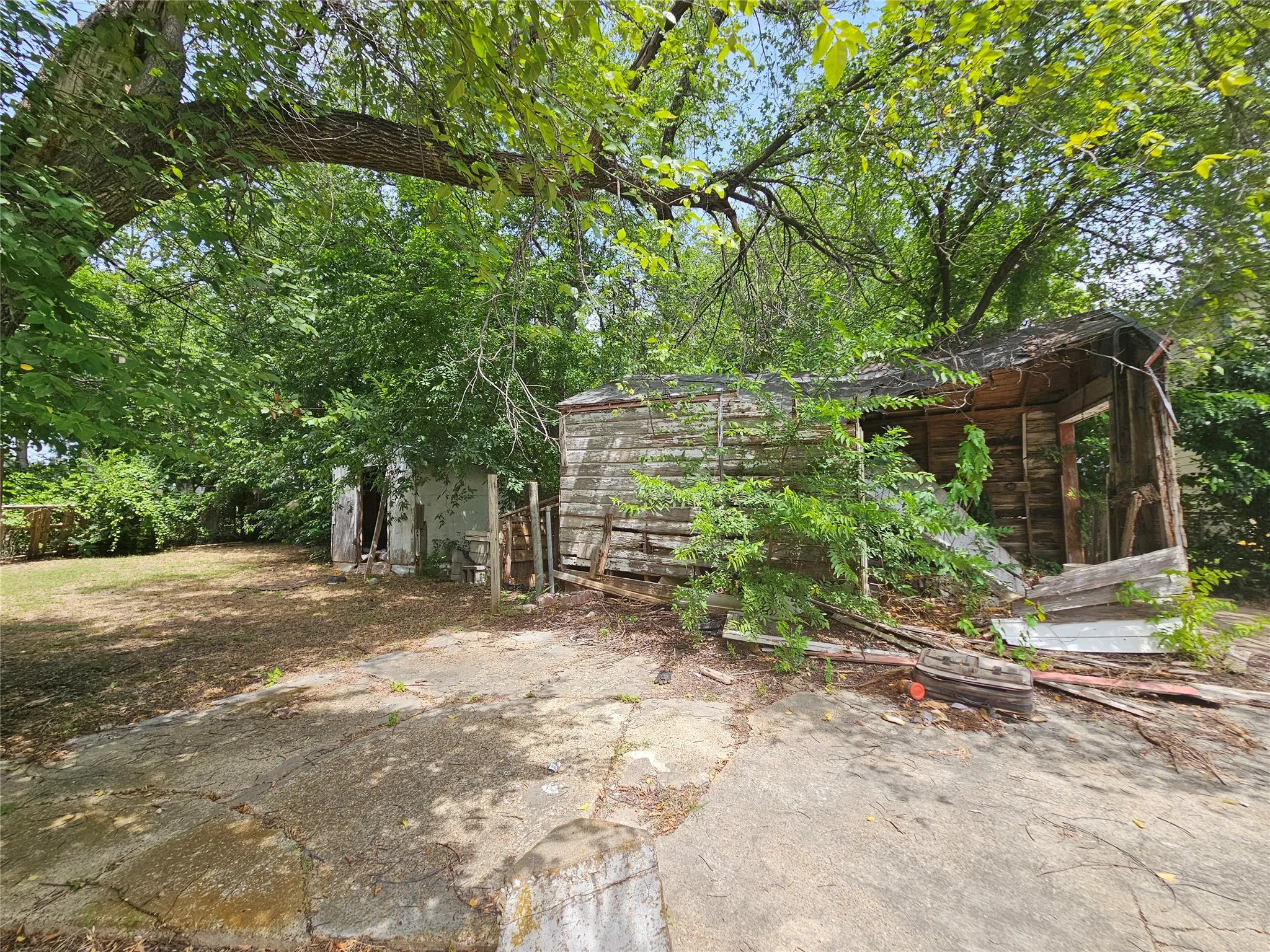 Single Family Residence For Sale in Dallas County , 3219 Idaho Avenue, Dallas, Texas 75216, 2 Bedroom, 1 Bathroom, 1 Garage spaces, 944 Sqft, built in 1948, mls#21332688, Real Estate Agent in Dallas, Homes For Sale in Dallas county, Homes For Sale in Dallas, Realtor in Dallas Texas, Real Estate Brokerage Independent Realty Texas, Luminita Cordes Realtor