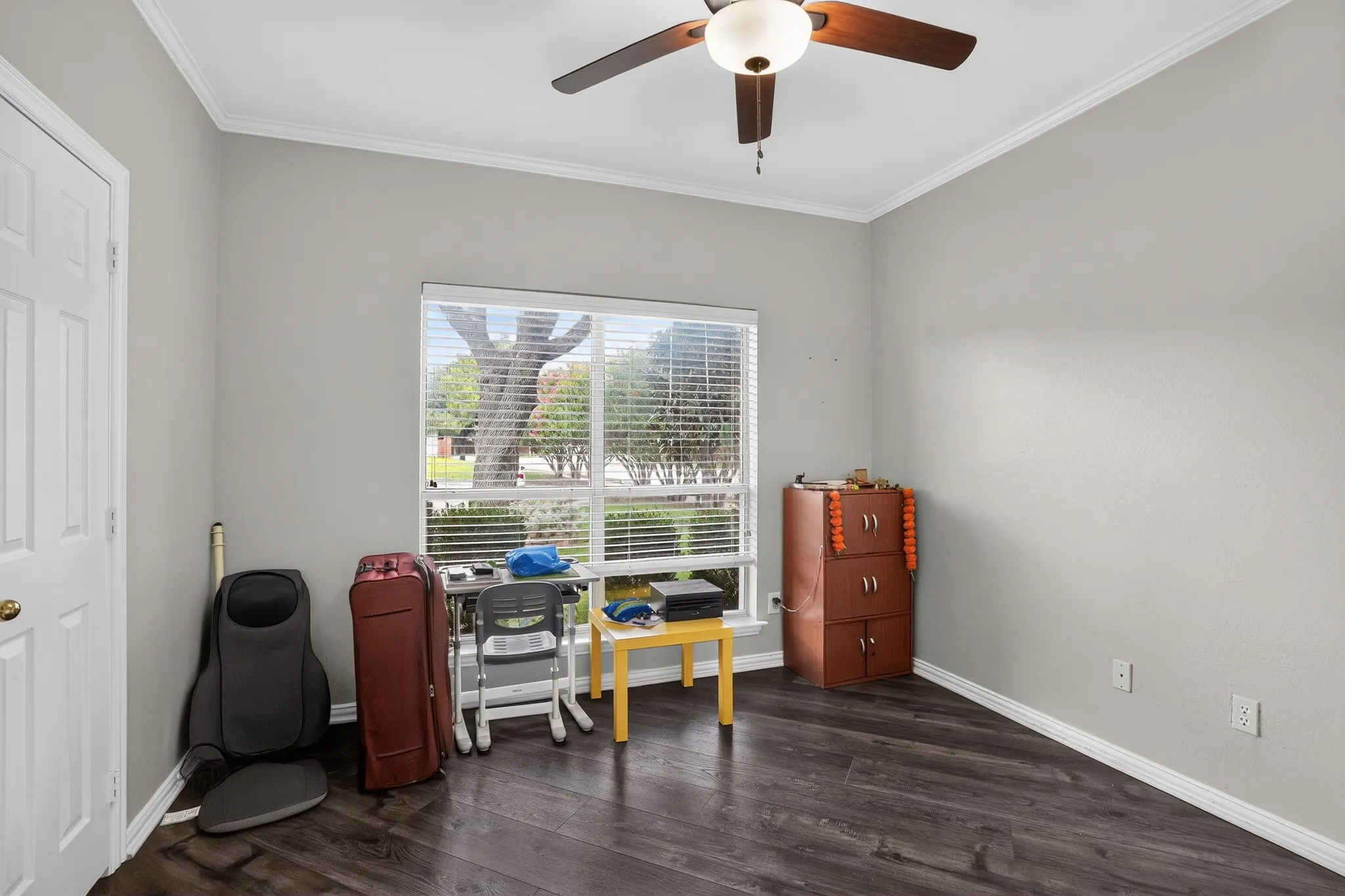 Single Family Residence For Sale in Dallas County , 10201 Perkins Drive, Irving, Texas 75063, 4 Bedroom, 3 Bathroom, 2 Garage spaces, 2,422 Sqft, built in 1994, mls#21339160, Real Estate Agent in Irving, Homes For Sale in Dallas county, Homes For Sale in Irving, Realtor in Irving Texas, Real Estate Brokerage Independent Realty Texas, Luminita Cordes Realtor
