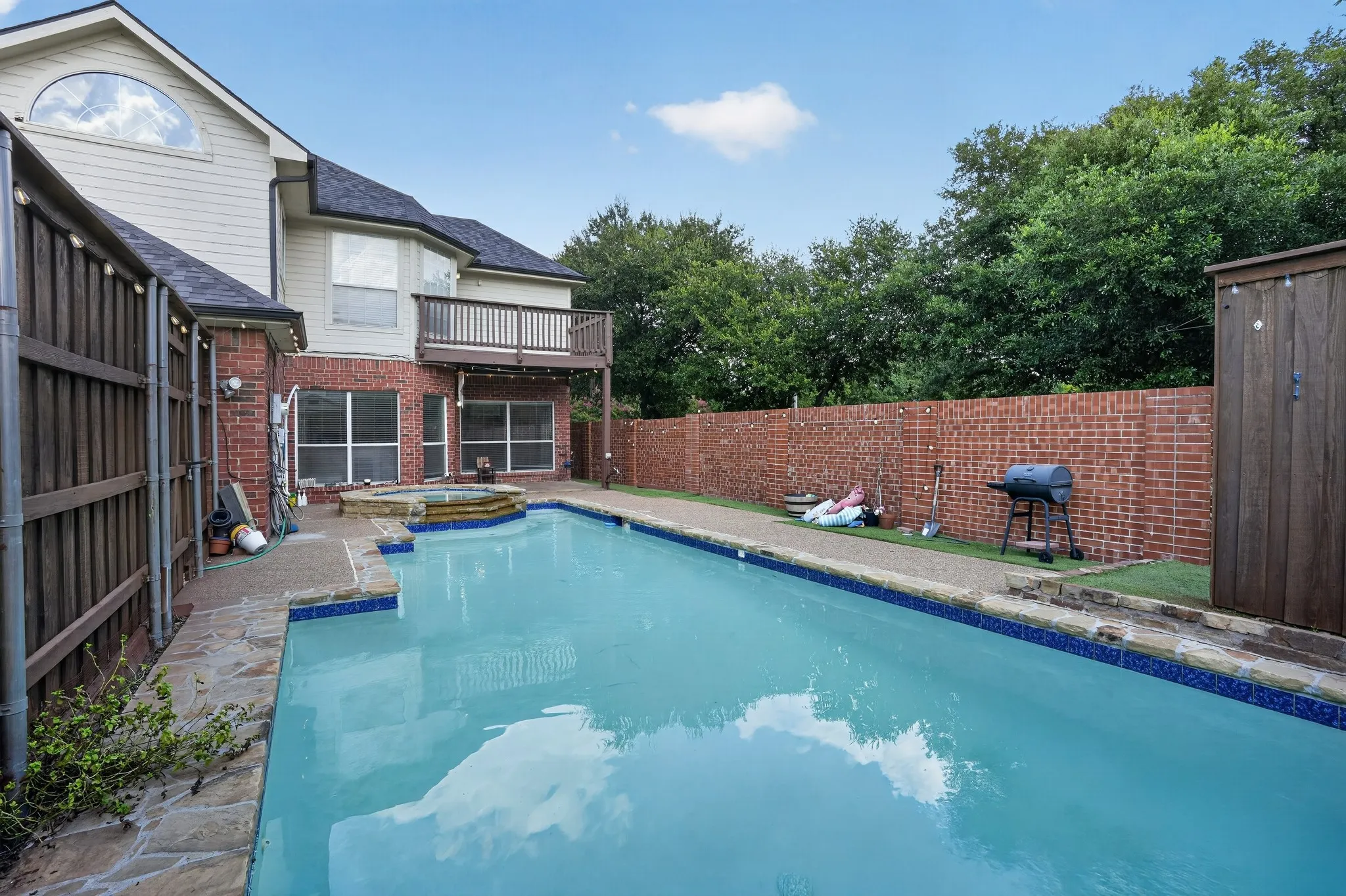 Single Family Residence For Sale in Dallas County , 10201 Perkins Drive, Irving, Texas 75063, 4 Bedroom, 3 Bathroom, 2 Garage spaces, 2,422 Sqft, built in 1994, mls#21339160, Real Estate Agent in Irving, Homes For Sale in Dallas county, Homes For Sale in Irving, Realtor in Irving Texas, Real Estate Brokerage Independent Realty Texas, Luminita Cordes Realtor