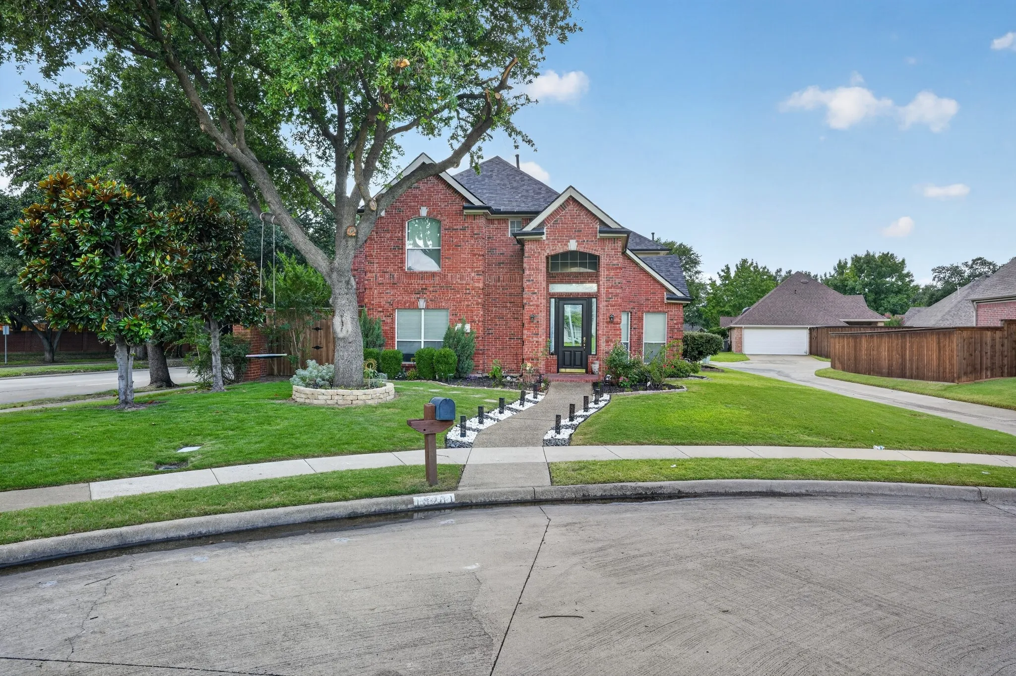 Single Family Residence For Sale in Dallas County , 10201 Perkins Drive, Irving, Texas 75063, 4 Bedroom, 3 Bathroom, 2 Garage spaces, 2,422 Sqft, built in 1994, mls#21339160, Real Estate Agent in Irving, Homes For Sale in Dallas county, Homes For Sale in Irving, Realtor in Irving Texas, Real Estate Brokerage Independent Realty Texas, Luminita Cordes Realtor
