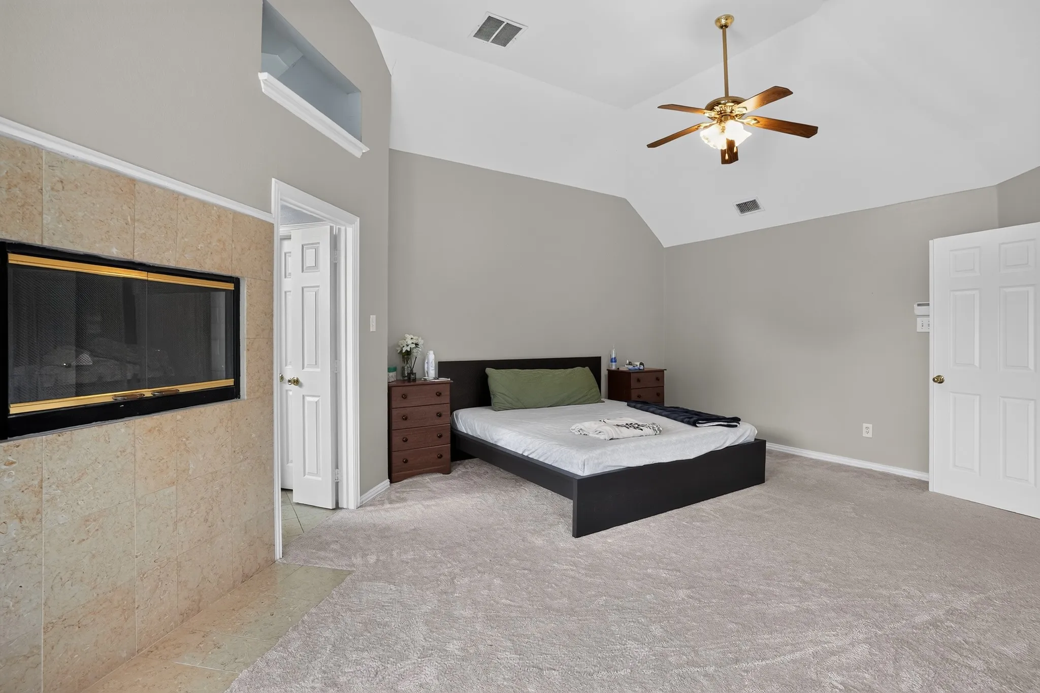 Single Family Residence For Sale in Dallas County , 10201 Perkins Drive, Irving, Texas 75063, 4 Bedroom, 3 Bathroom, 2 Garage spaces, 2,422 Sqft, built in 1994, mls#21339160, Real Estate Agent in Irving, Homes For Sale in Dallas county, Homes For Sale in Irving, Realtor in Irving Texas, Real Estate Brokerage Independent Realty Texas, Luminita Cordes Realtor