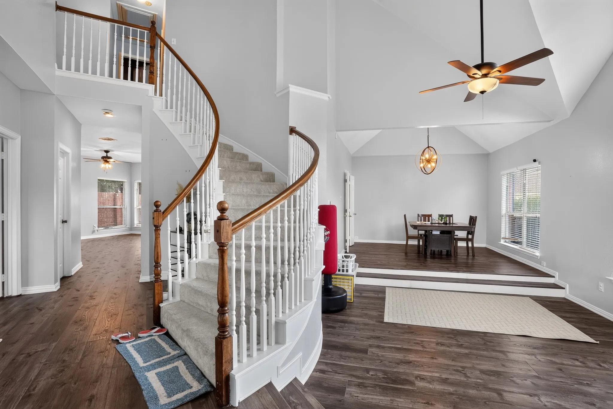 Single Family Residence For Sale in Dallas County , 10201 Perkins Drive, Irving, Texas 75063, 4 Bedroom, 3 Bathroom, 2 Garage spaces, 2,422 Sqft, built in 1994, mls#21339160, Real Estate Agent in Irving, Homes For Sale in Dallas county, Homes For Sale in Irving, Realtor in Irving Texas, Real Estate Brokerage Independent Realty Texas, Luminita Cordes Realtor