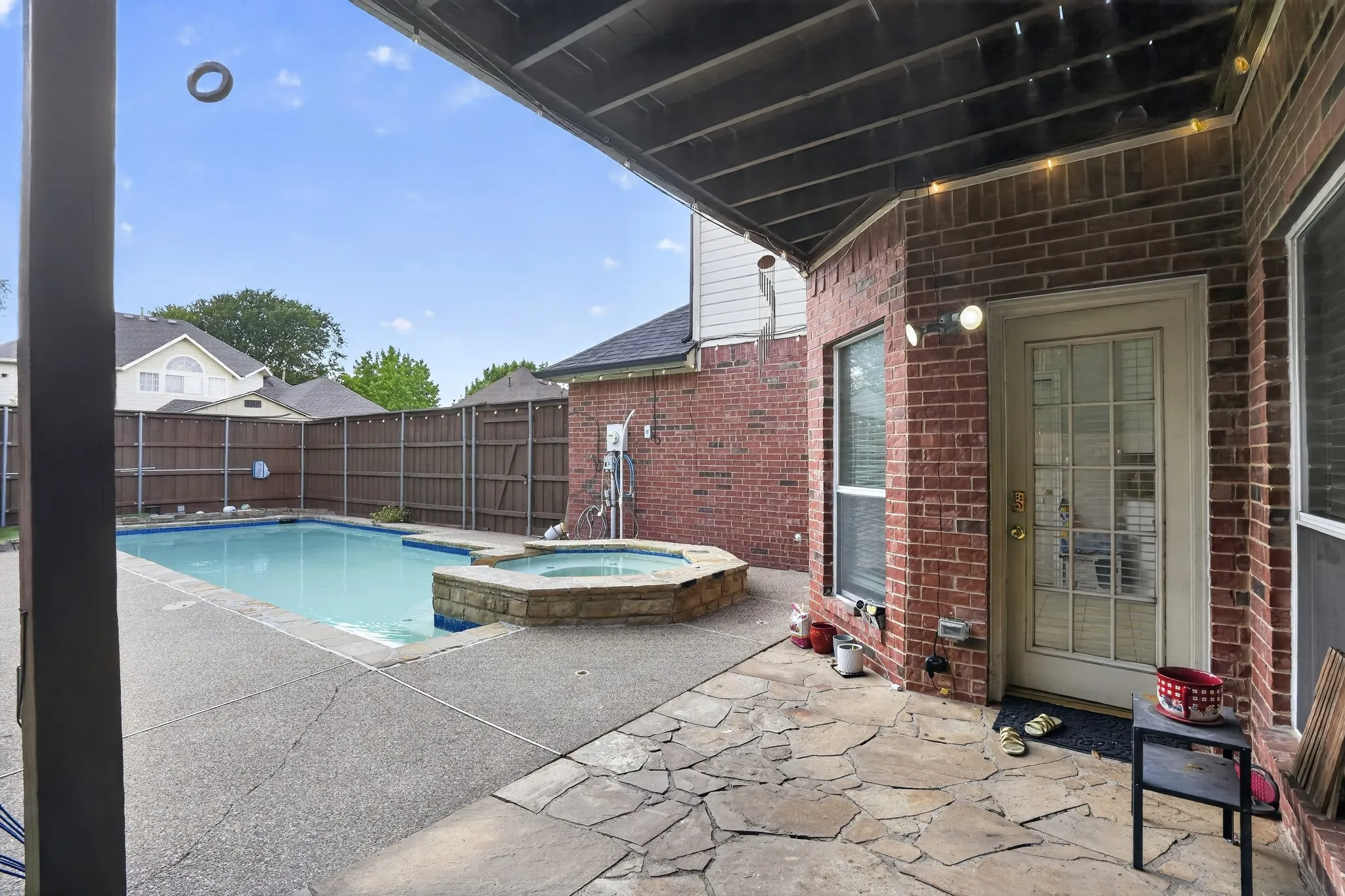 Single Family Residence For Sale in Dallas County , 10201 Perkins Drive, Irving, Texas 75063, 4 Bedroom, 3 Bathroom, 2 Garage spaces, 2,422 Sqft, built in 1994, mls#21339160, Real Estate Agent in Irving, Homes For Sale in Dallas county, Homes For Sale in Irving, Realtor in Irving Texas, Real Estate Brokerage Independent Realty Texas, Luminita Cordes Realtor