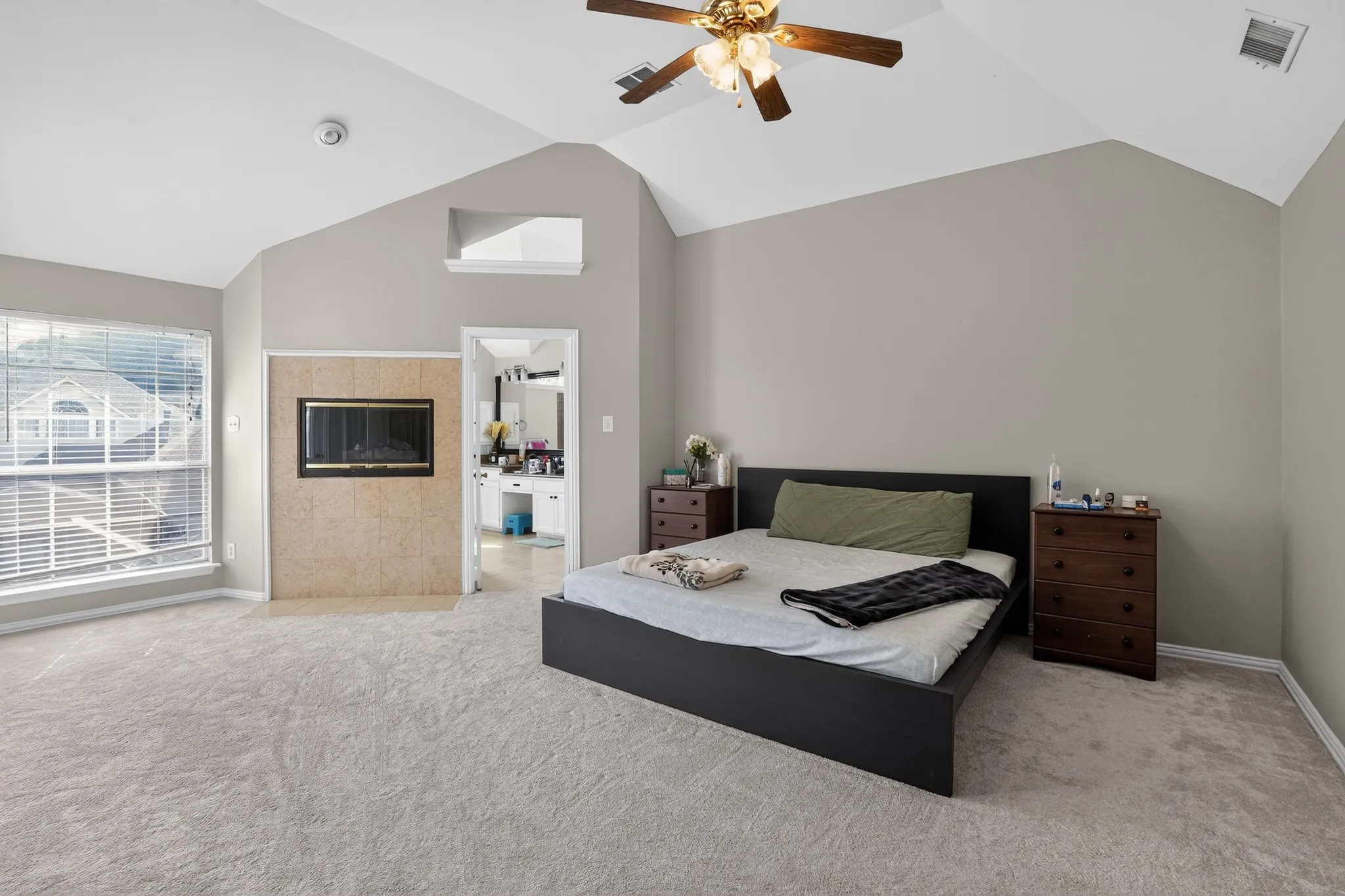 Single Family Residence For Sale in Dallas County , 10201 Perkins Drive, Irving, Texas 75063, 4 Bedroom, 3 Bathroom, 2 Garage spaces, 2,422 Sqft, built in 1994, mls#21339160, Real Estate Agent in Irving, Homes For Sale in Dallas county, Homes For Sale in Irving, Realtor in Irving Texas, Real Estate Brokerage Independent Realty Texas, Luminita Cordes Realtor