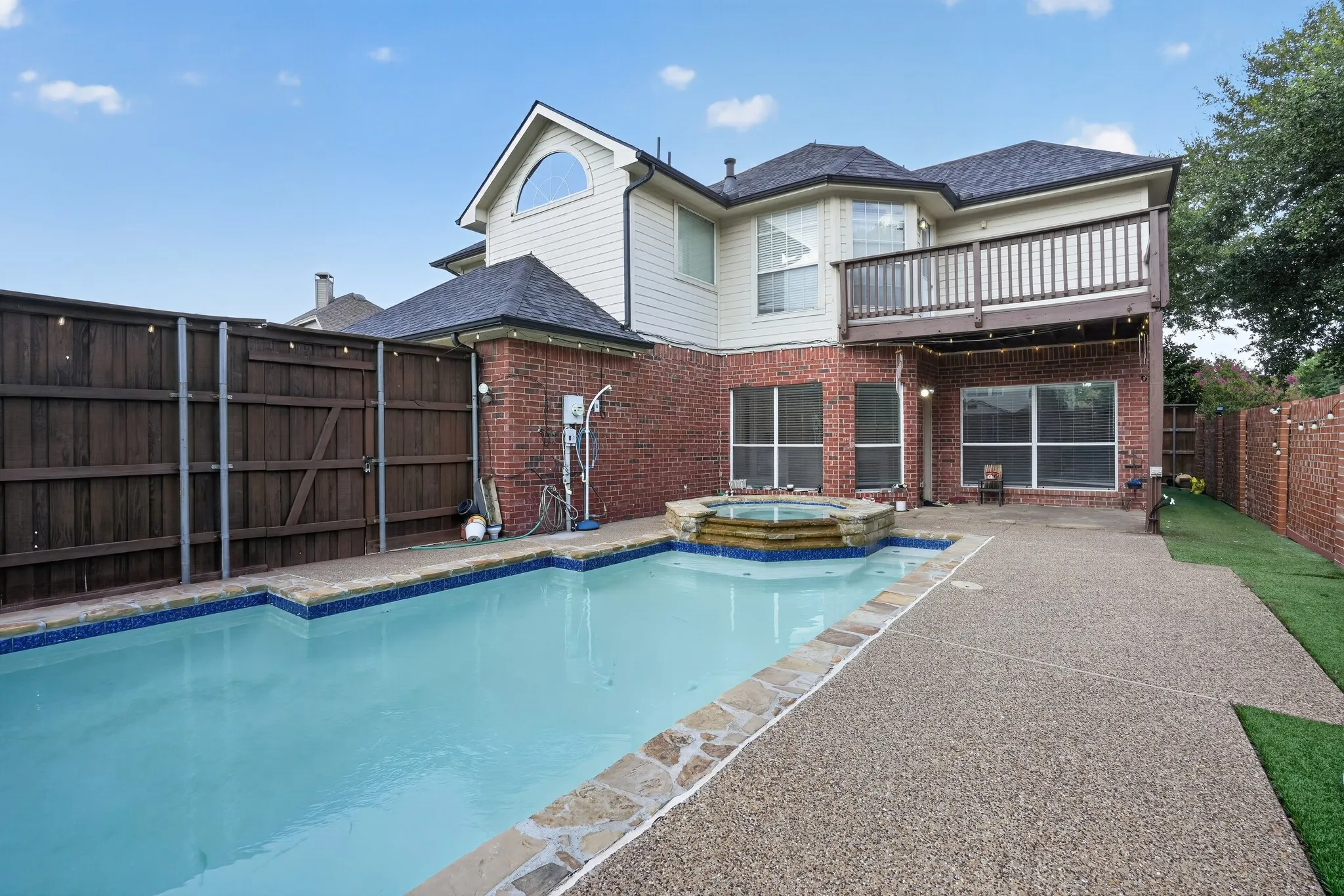 Single Family Residence For Sale in Dallas County , 10201 Perkins Drive, Irving, Texas 75063, 4 Bedroom, 3 Bathroom, 2 Garage spaces, 2,422 Sqft, built in 1994, mls#21339160, Real Estate Agent in Irving, Homes For Sale in Dallas county, Homes For Sale in Irving, Realtor in Irving Texas, Real Estate Brokerage Independent Realty Texas, Luminita Cordes Realtor