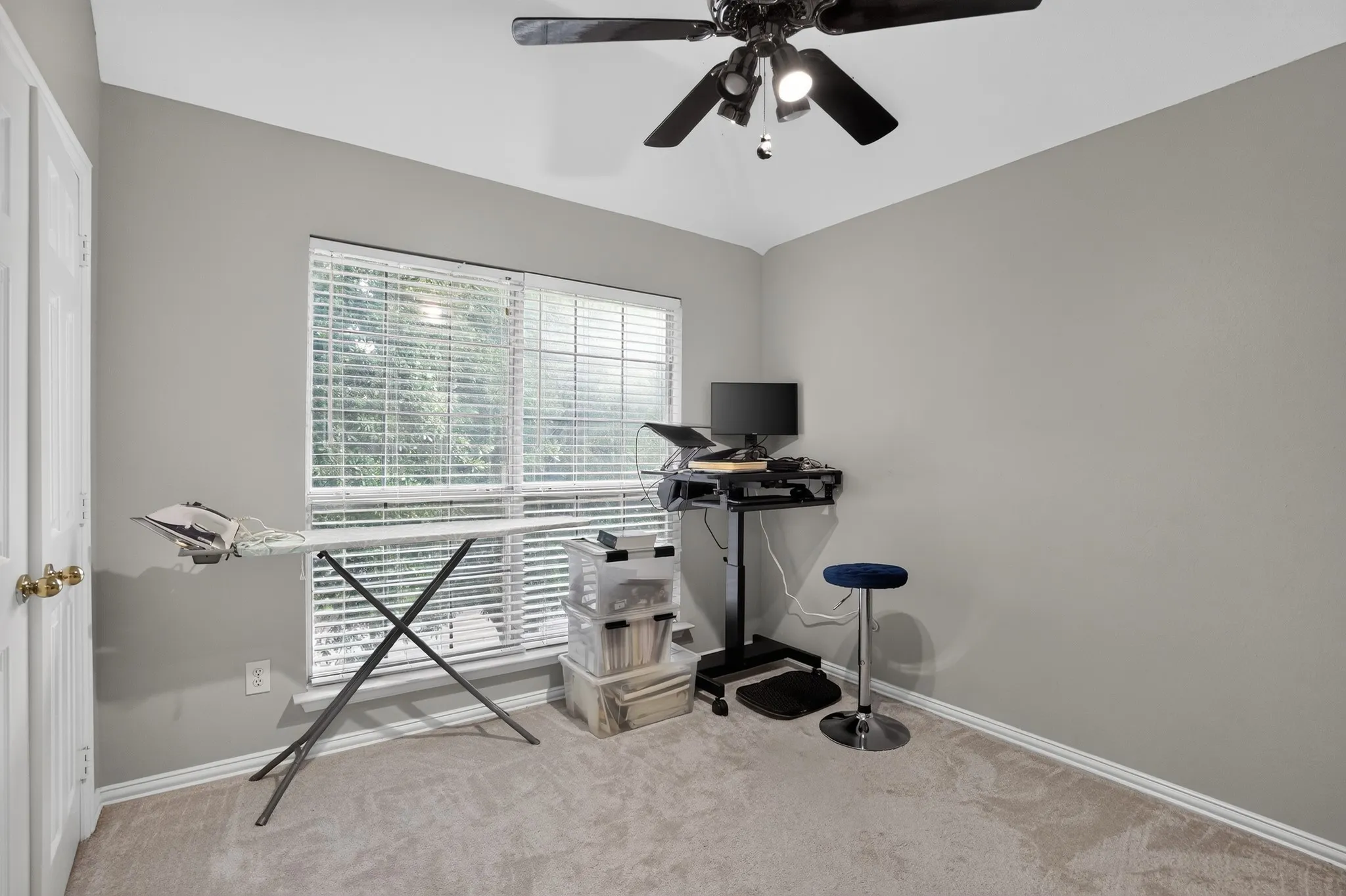 Single Family Residence For Sale in Dallas County , 10201 Perkins Drive, Irving, Texas 75063, 4 Bedroom, 3 Bathroom, 2 Garage spaces, 2,422 Sqft, built in 1994, mls#21339160, Real Estate Agent in Irving, Homes For Sale in Dallas county, Homes For Sale in Irving, Realtor in Irving Texas, Real Estate Brokerage Independent Realty Texas, Luminita Cordes Realtor