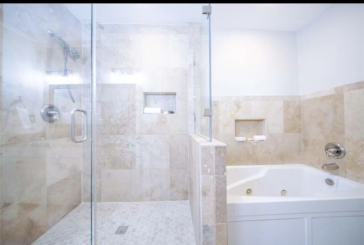 Single Family Residence For Rent in Dallas County , 2004 Caddo Street, Dallas, Texas 75204, 3 Bedroom, 2 Bathroom, Garage spaces, 1,640 Sqft, built in 1952, mls#21339183, Real Estate Agent in Dallas, Homes For Rent in Dallas county, Homes For Rent in Dallas, Realtor in Dallas Texas, Real Estate Brokerage Independent Realty Texas, Luminita Cordes Realtor