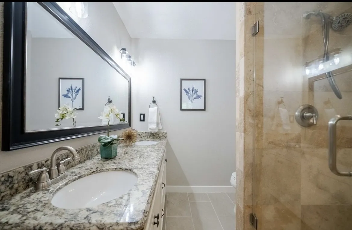 Single Family Residence For Rent in Dallas County , 2004 Caddo Street, Dallas, Texas 75204, 3 Bedroom, 2 Bathroom, Garage spaces, 1,640 Sqft, built in 1952, mls#21339183, Real Estate Agent in Dallas, Homes For Rent in Dallas county, Homes For Rent in Dallas, Realtor in Dallas Texas, Real Estate Brokerage Independent Realty Texas, Luminita Cordes Realtor