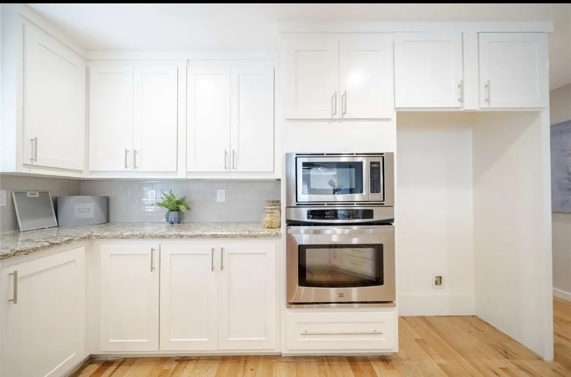 Single Family Residence For Rent in Dallas County , 2004 Caddo Street, Dallas, Texas 75204, 3 Bedroom, 2 Bathroom, Garage spaces, 1,640 Sqft, built in 1952, mls#21339183, Real Estate Agent in Dallas, Homes For Rent in Dallas county, Homes For Rent in Dallas, Realtor in Dallas Texas, Real Estate Brokerage Independent Realty Texas, Luminita Cordes Realtor