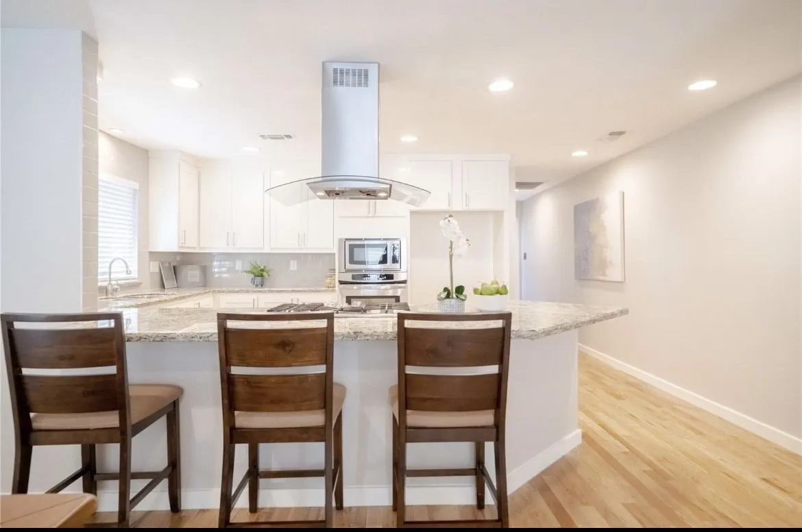 Single Family Residence For Rent in Dallas County , 2004 Caddo Street, Dallas, Texas 75204, 3 Bedroom, 2 Bathroom, Garage spaces, 1,640 Sqft, built in 1952, mls#21339183, Real Estate Agent in Dallas, Homes For Rent in Dallas county, Homes For Rent in Dallas, Realtor in Dallas Texas, Real Estate Brokerage Independent Realty Texas, Luminita Cordes Realtor
