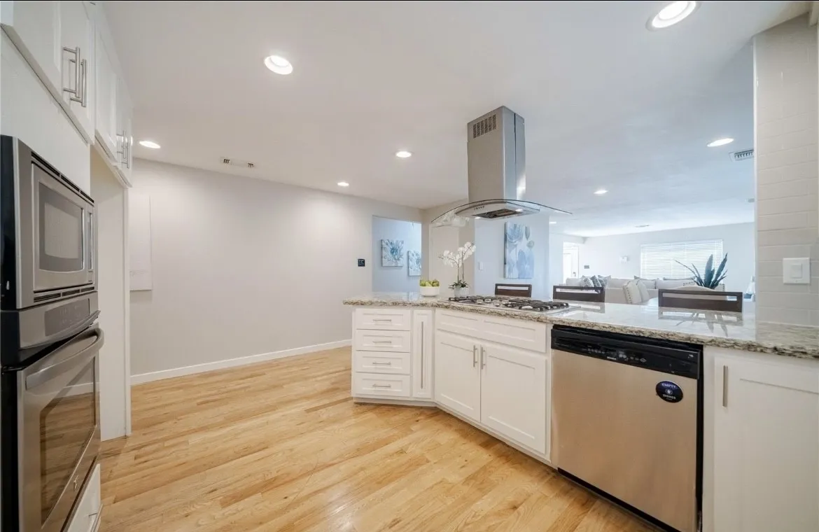 Single Family Residence For Rent in Dallas County , 2004 Caddo Street, Dallas, Texas 75204, 3 Bedroom, 2 Bathroom, Garage spaces, 1,640 Sqft, built in 1952, mls#21339183, Real Estate Agent in Dallas, Homes For Rent in Dallas county, Homes For Rent in Dallas, Realtor in Dallas Texas, Real Estate Brokerage Independent Realty Texas, Luminita Cordes Realtor