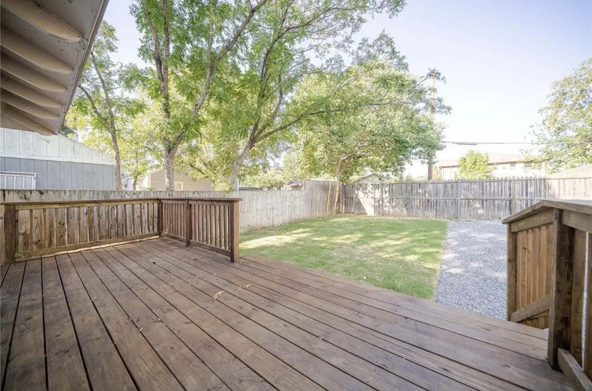 Single Family Residence For Rent in Dallas County , 2004 Caddo Street, Dallas, Texas 75204, 3 Bedroom, 2 Bathroom, Garage spaces, 1,640 Sqft, built in 1952, mls#21339183, Real Estate Agent in Dallas, Homes For Rent in Dallas county, Homes For Rent in Dallas, Realtor in Dallas Texas, Real Estate Brokerage Independent Realty Texas, Luminita Cordes Realtor