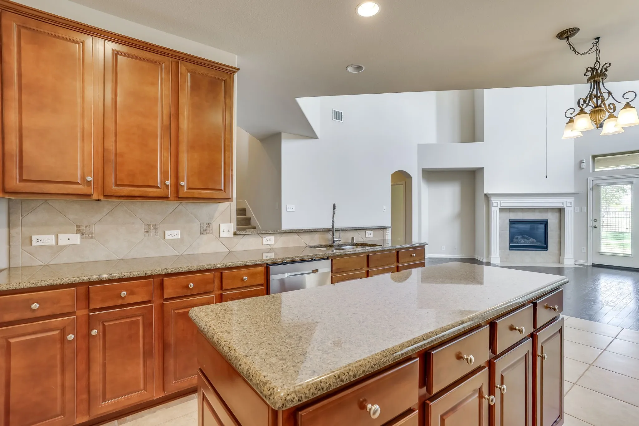 Single Family Residence For Sale in Rockwall County , 804 Miramar Drive, Rockwall, Texas 75087, 4 Bedroom, 3 Bathroom, 2 Garage spaces, 3,535 Sqft, built in 2010, mls#21339197, Real Estate Agent in Rockwall, Homes For Sale in Rockwall county, Homes For Sale in Rockwall, Realtor in Rockwall Texas, Real Estate Brokerage Independent Realty Texas, Luminita Cordes Realtor