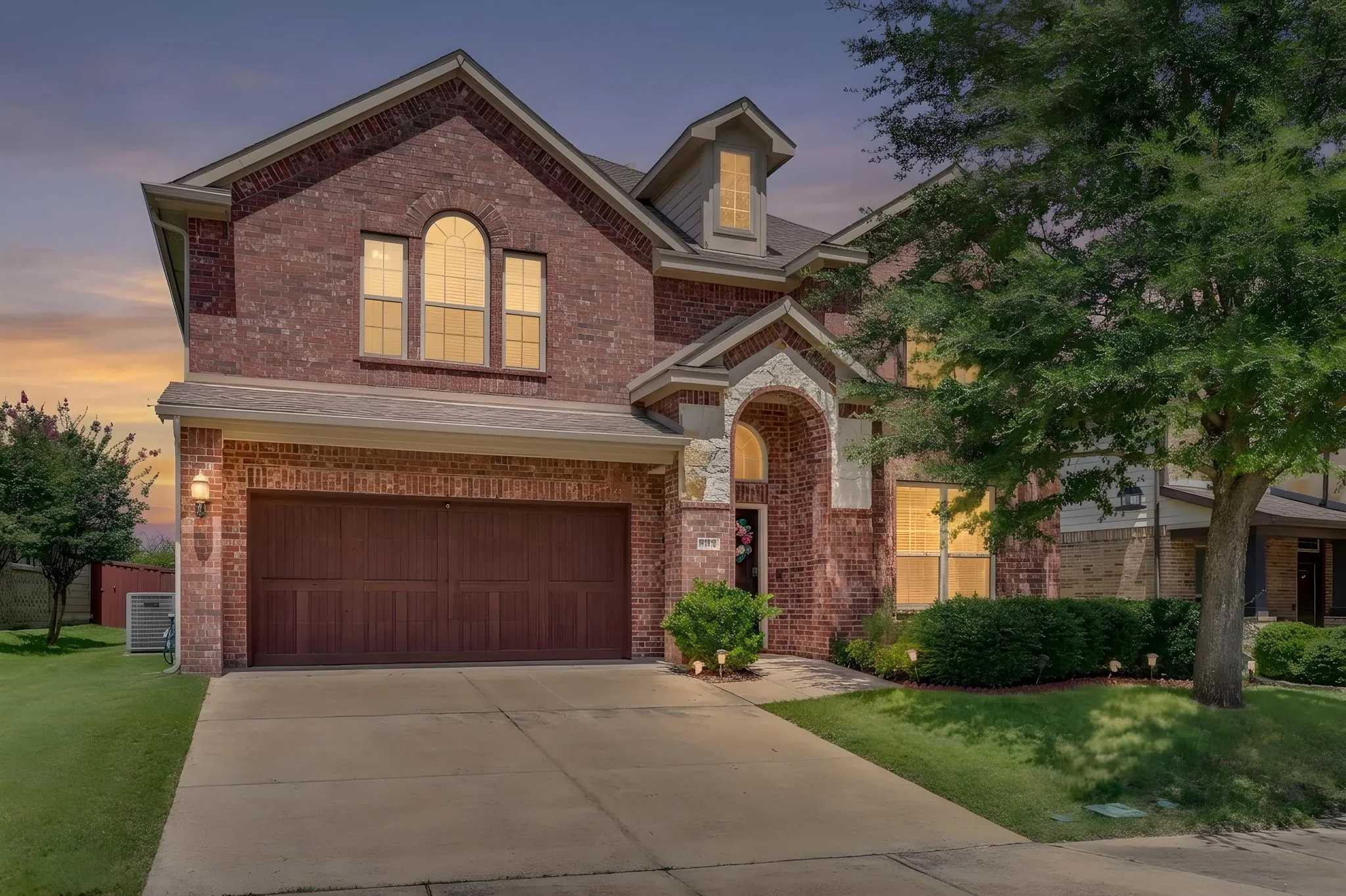 Single Family Residence For Sale in Rockwall County , 804 Miramar Drive, Rockwall, Texas 75087, 4 Bedroom, 3 Bathroom, 2 Garage spaces, 3,535 Sqft, built in 2010, mls#21339197, Real Estate Agent in Rockwall, Homes For Sale in Rockwall county, Homes For Sale in Rockwall, Realtor in Rockwall Texas, Real Estate Brokerage Independent Realty Texas, Luminita Cordes Realtor