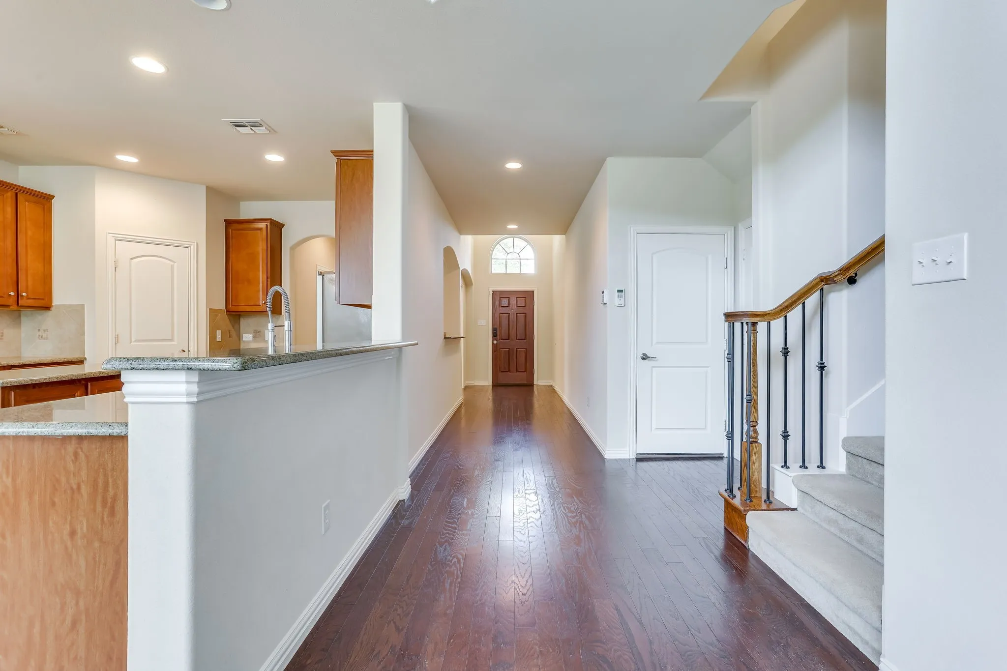 Single Family Residence For Sale in Rockwall County , 804 Miramar Drive, Rockwall, Texas 75087, 4 Bedroom, 3 Bathroom, 2 Garage spaces, 3,535 Sqft, built in 2010, mls#21339197, Real Estate Agent in Rockwall, Homes For Sale in Rockwall county, Homes For Sale in Rockwall, Realtor in Rockwall Texas, Real Estate Brokerage Independent Realty Texas, Luminita Cordes Realtor