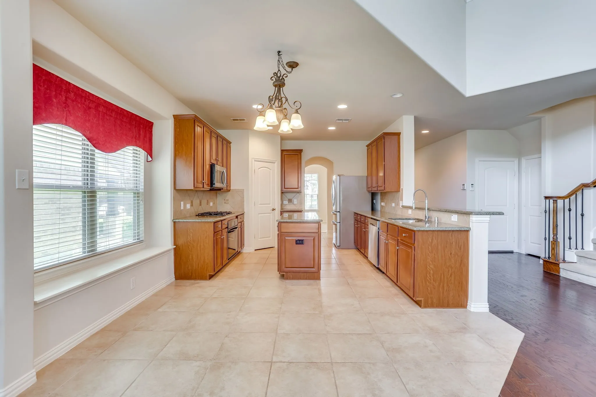 Single Family Residence For Sale in Rockwall County , 804 Miramar Drive, Rockwall, Texas 75087, 4 Bedroom, 3 Bathroom, 2 Garage spaces, 3,535 Sqft, built in 2010, mls#21339197, Real Estate Agent in Rockwall, Homes For Sale in Rockwall county, Homes For Sale in Rockwall, Realtor in Rockwall Texas, Real Estate Brokerage Independent Realty Texas, Luminita Cordes Realtor