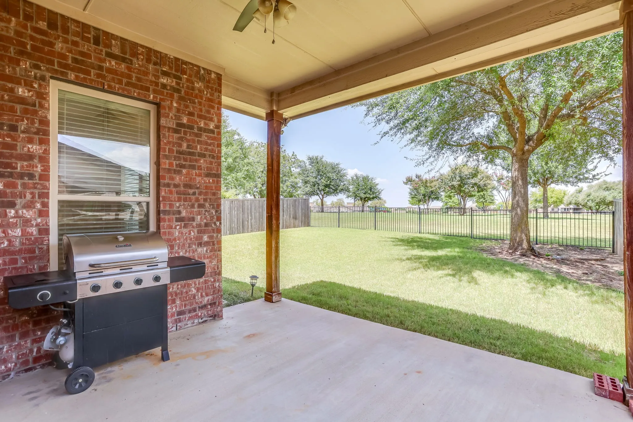 Single Family Residence For Sale in Rockwall County , 804 Miramar Drive, Rockwall, Texas 75087, 4 Bedroom, 3 Bathroom, 2 Garage spaces, 3,535 Sqft, built in 2010, mls#21339197, Real Estate Agent in Rockwall, Homes For Sale in Rockwall county, Homes For Sale in Rockwall, Realtor in Rockwall Texas, Real Estate Brokerage Independent Realty Texas, Luminita Cordes Realtor